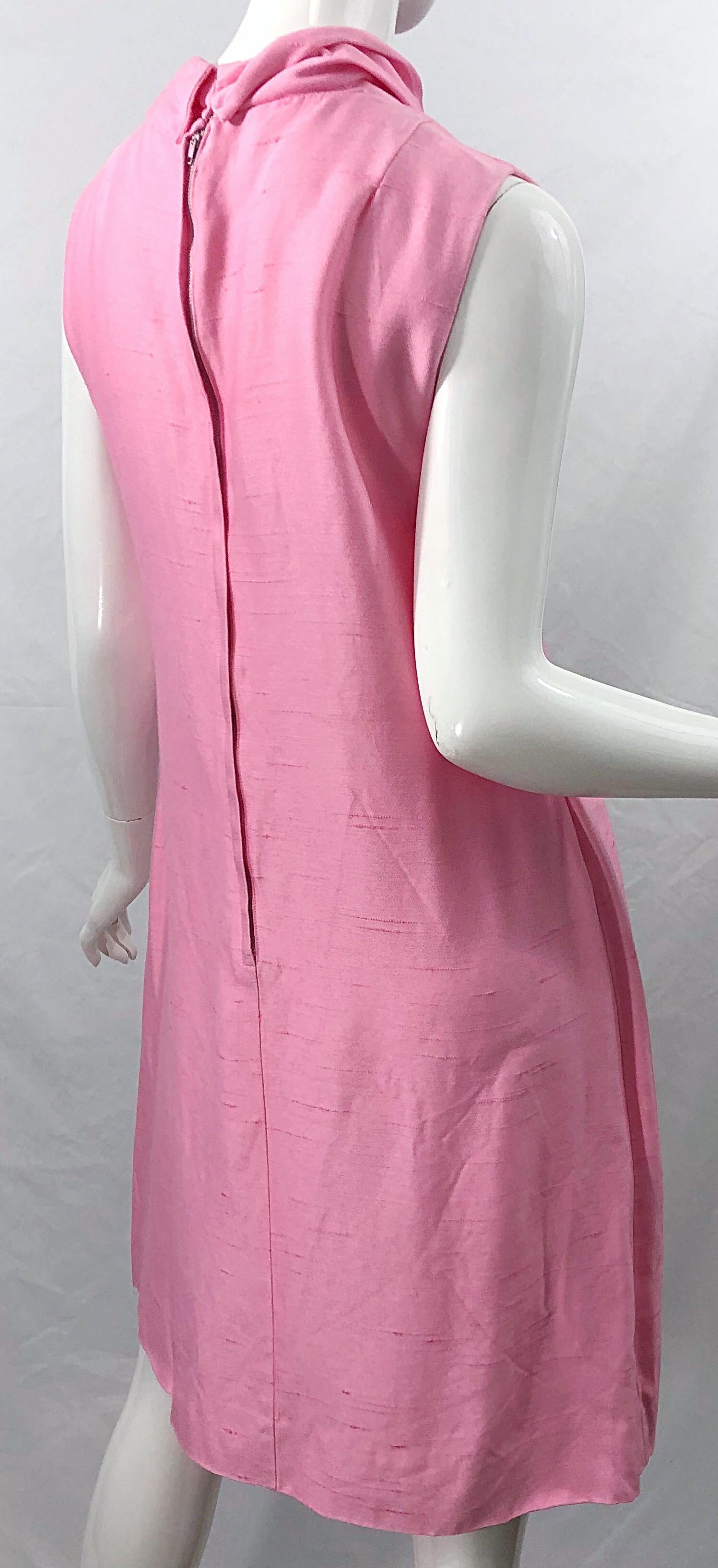 Women's Chic 1960s Bubblegum Pink Jackie O Style Vintage 60s Raw Silk Bow Dress For Sale