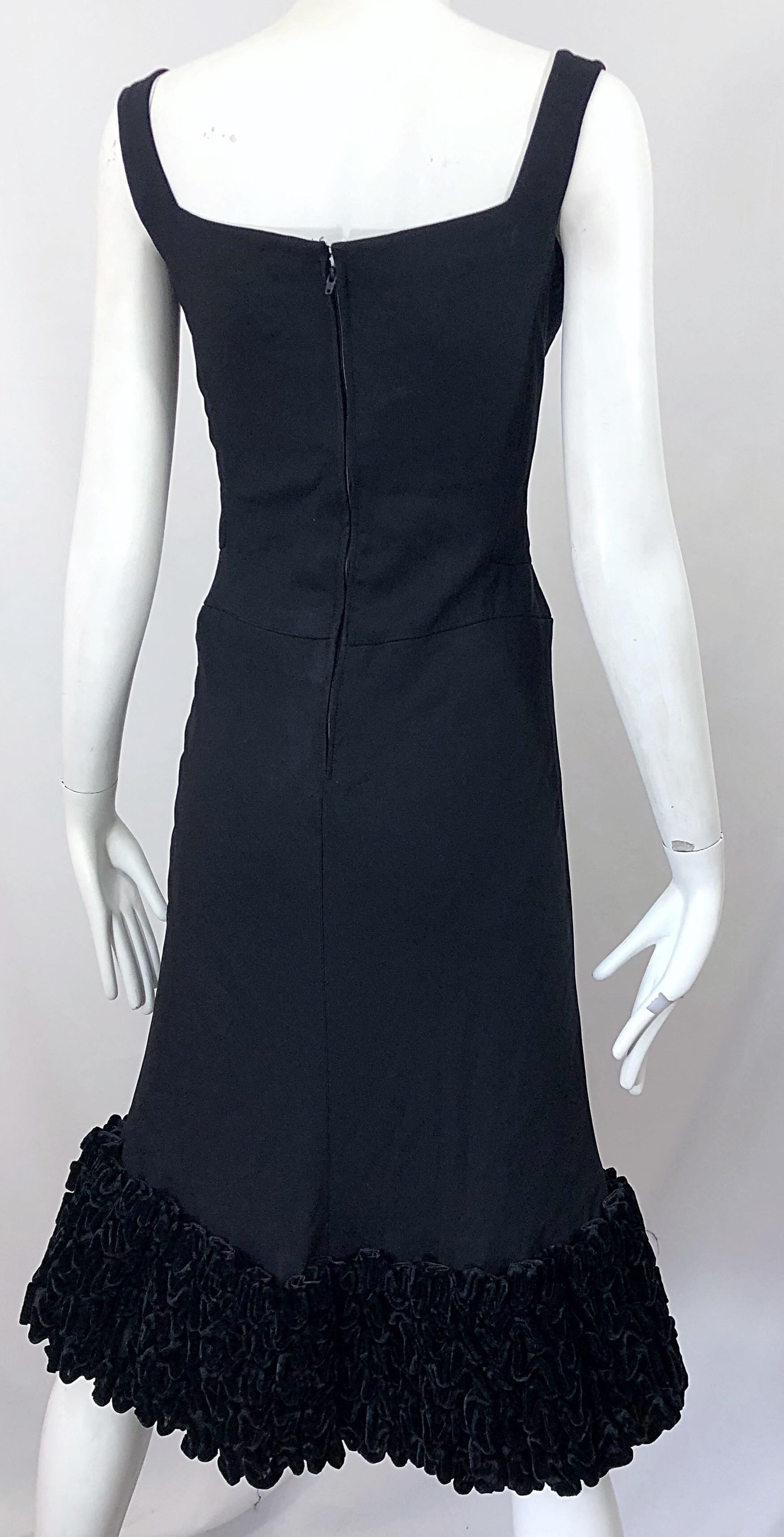 Chic 1960s Evon Besack Black Crepe + Velvet A - Line Vintage 60s Dress For Sale 4