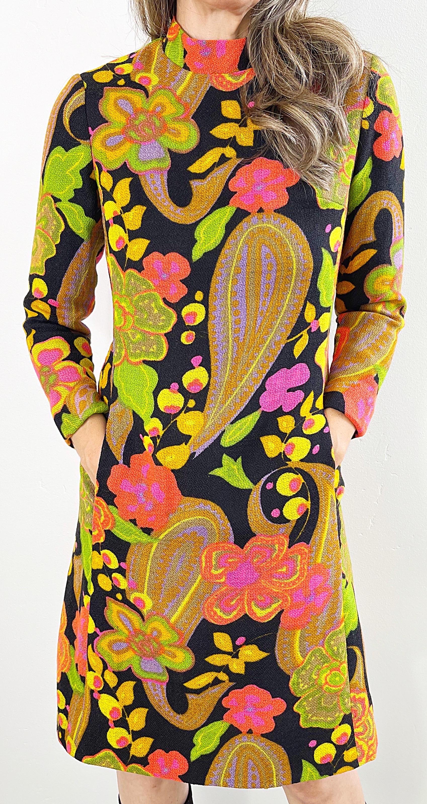 1960s Flower Power Long Sleeve Mod Pink Green Paisley Retro Vintage 60s Dress For Sale 3