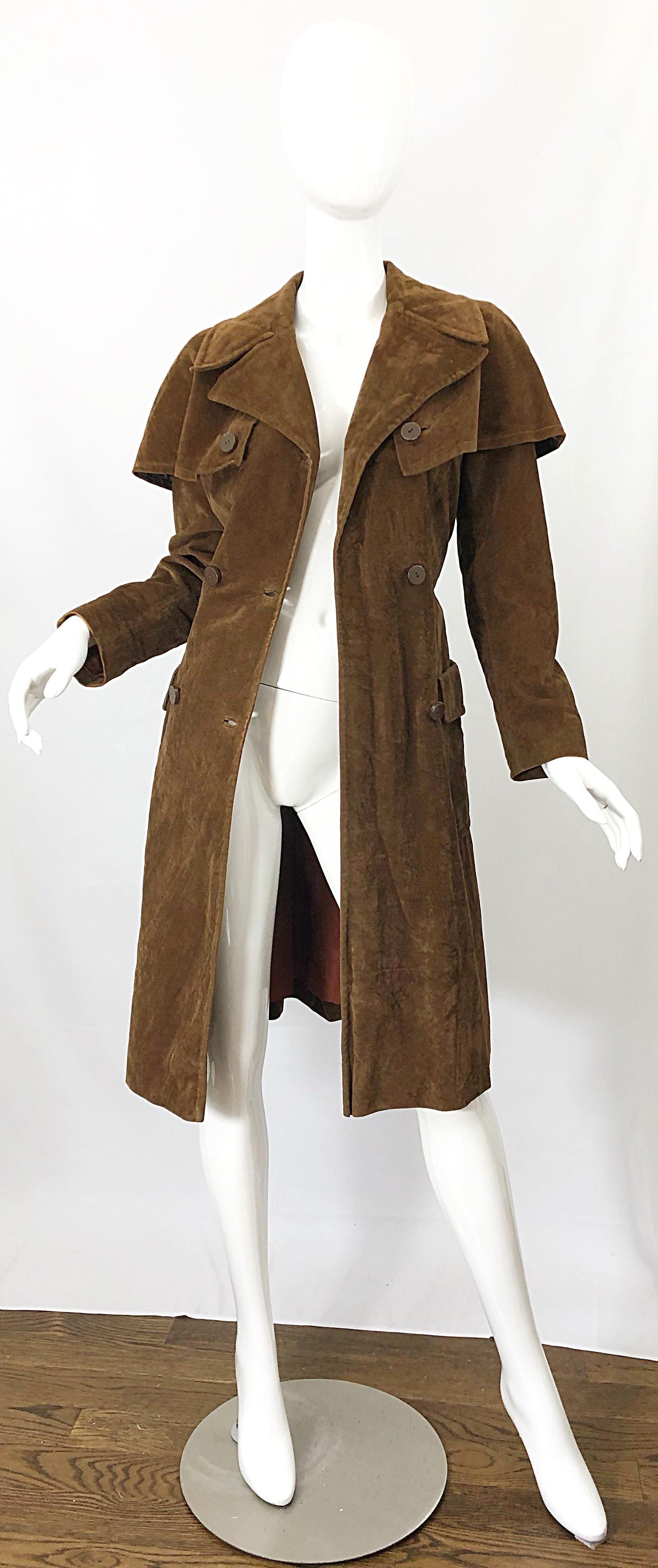 Chic 1960s Harzfeld's Brown Velvet Double Breasted Vintage Aviator Trench Jacket For Sale 3