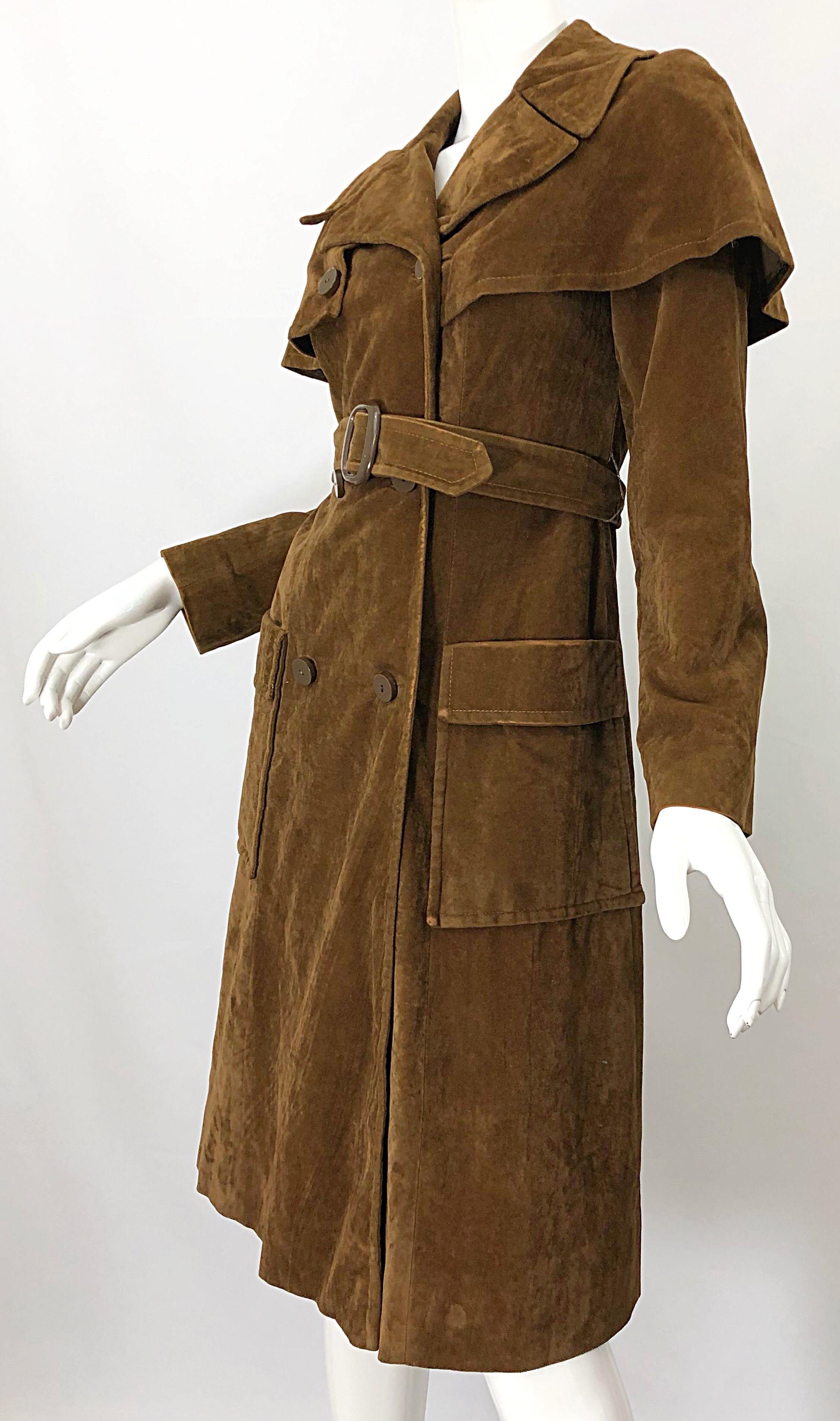 Chic 1960s Harzfeld's Brown Velvet Double Breasted Vintage Aviator Trench Jacket For Sale 5