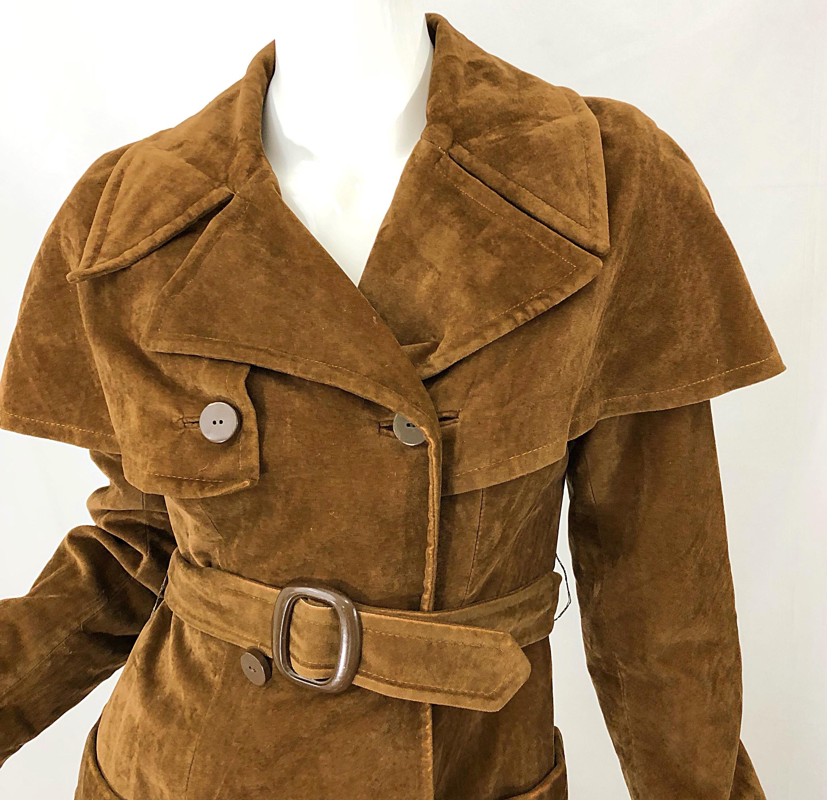 Chic 1960s Harzfeld's Brown Velvet Double Breasted Vintage Aviator Trench Jacket In Excellent Condition For Sale In San Diego, CA
