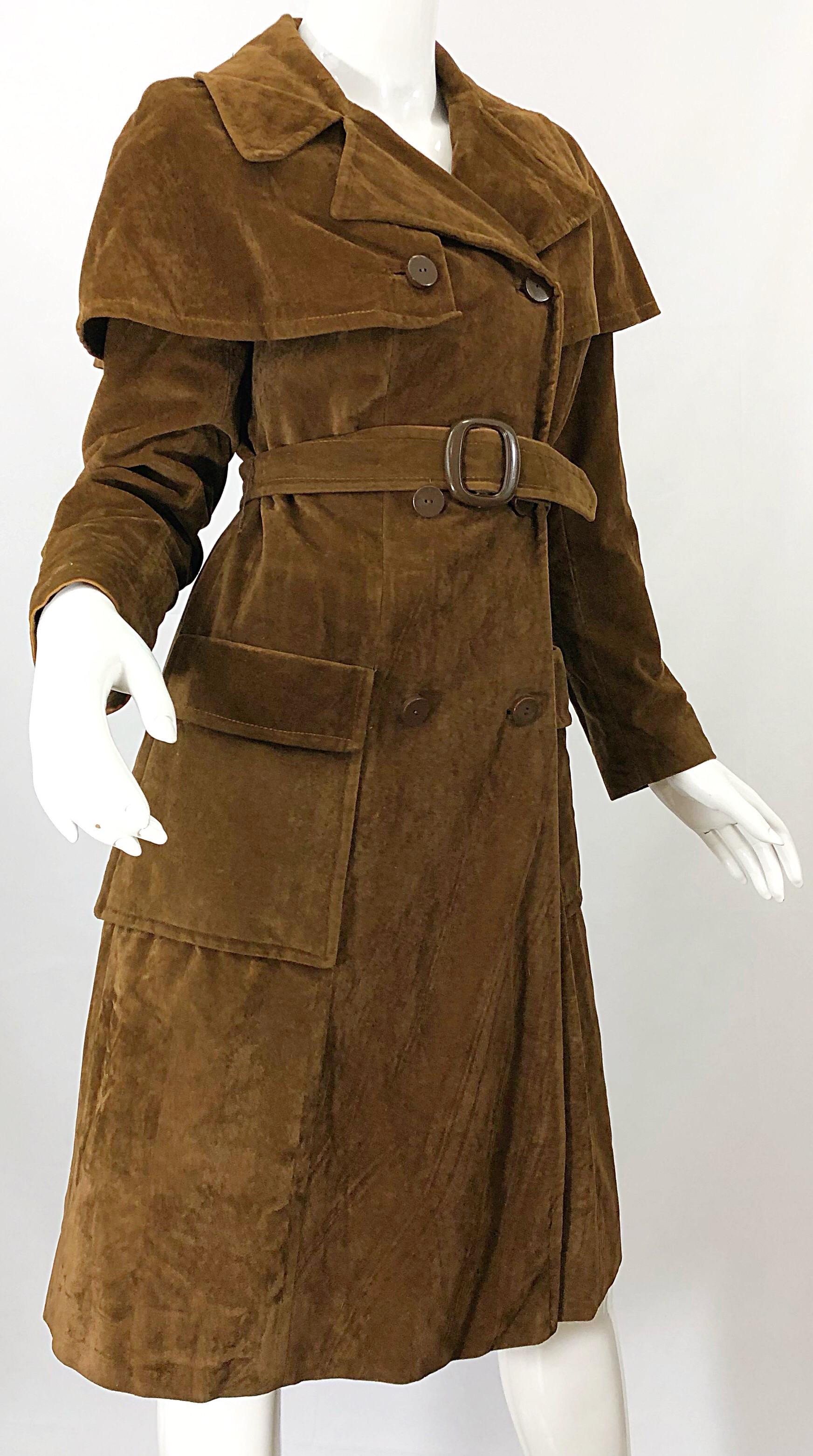 Chic 1960s Harzfeld's Brown Velvet Double Breasted Vintage Aviator Trench Jacket For Sale 1