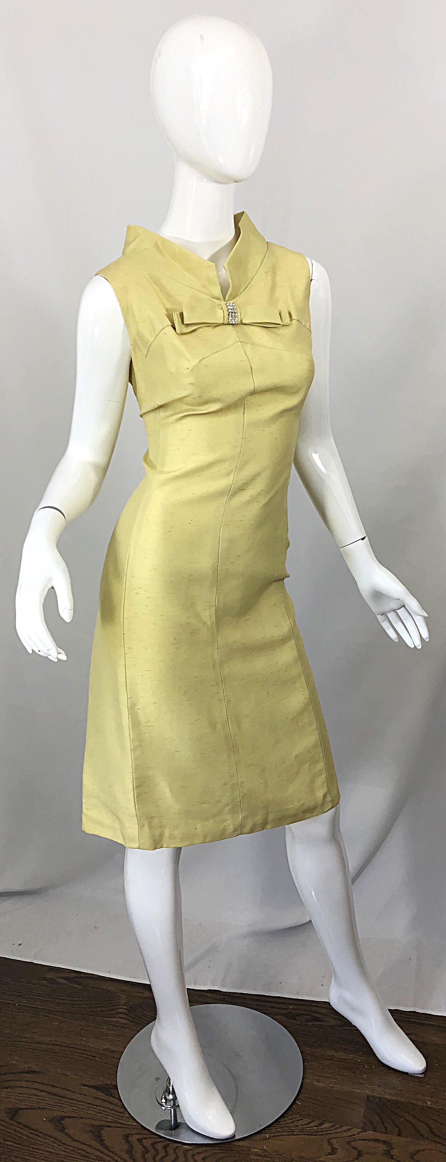 Chic 1960s I Magnin Yellow Silk Shantung Rhinestone  Bow Vintage 60s Shift Dress For Sale 2