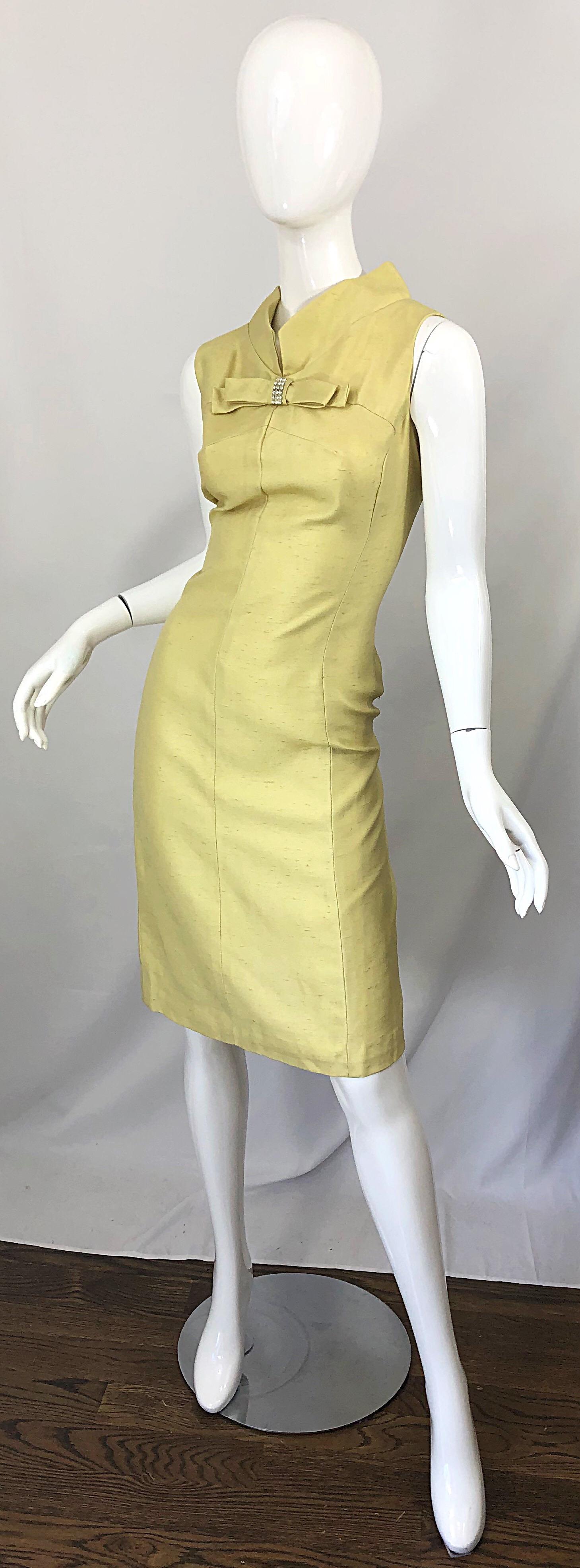 Beige Chic 1960s I Magnin Yellow Silk Shantung Rhinestone  Bow Vintage 60s Shift Dress For Sale