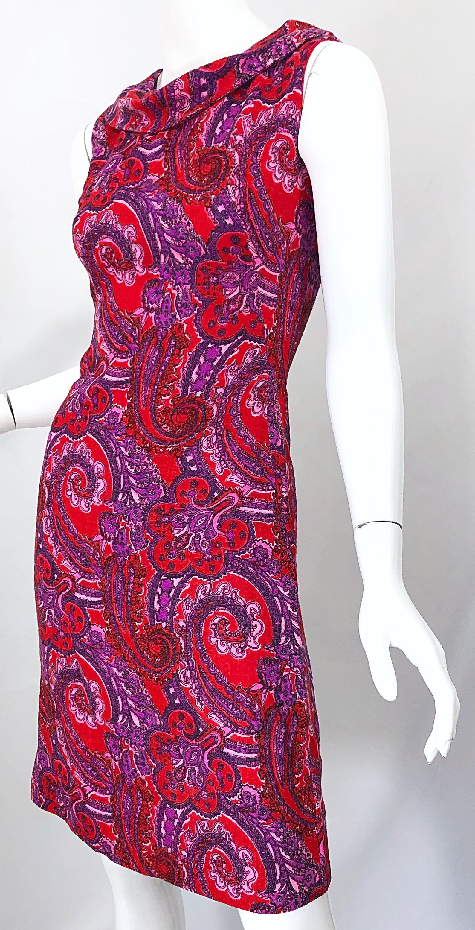 Chic 1960s Irish Linen Pink + Red + Purple Paisley Vintage 60s Mod Shift Dress In Excellent Condition For Sale In San Diego, CA