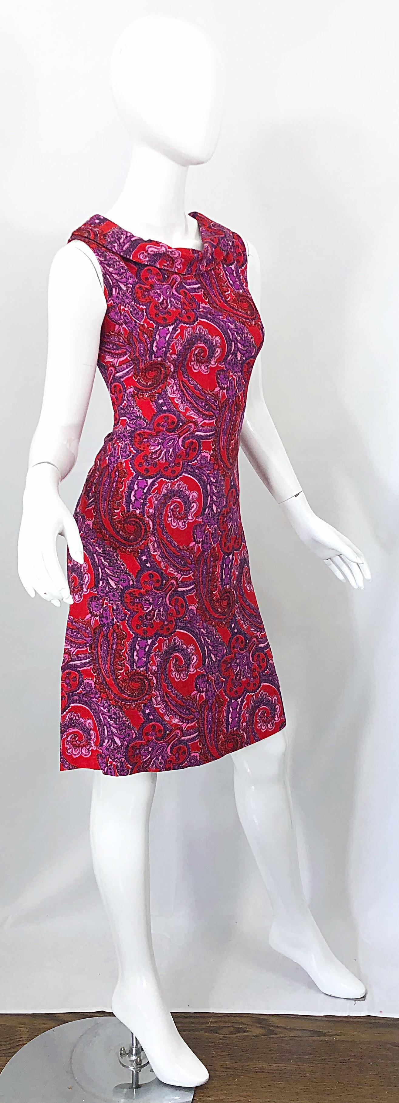 Chic 1960s Irish Linen Pink + Red + Purple Paisley Vintage 60s Mod Shift Dress For Sale 1