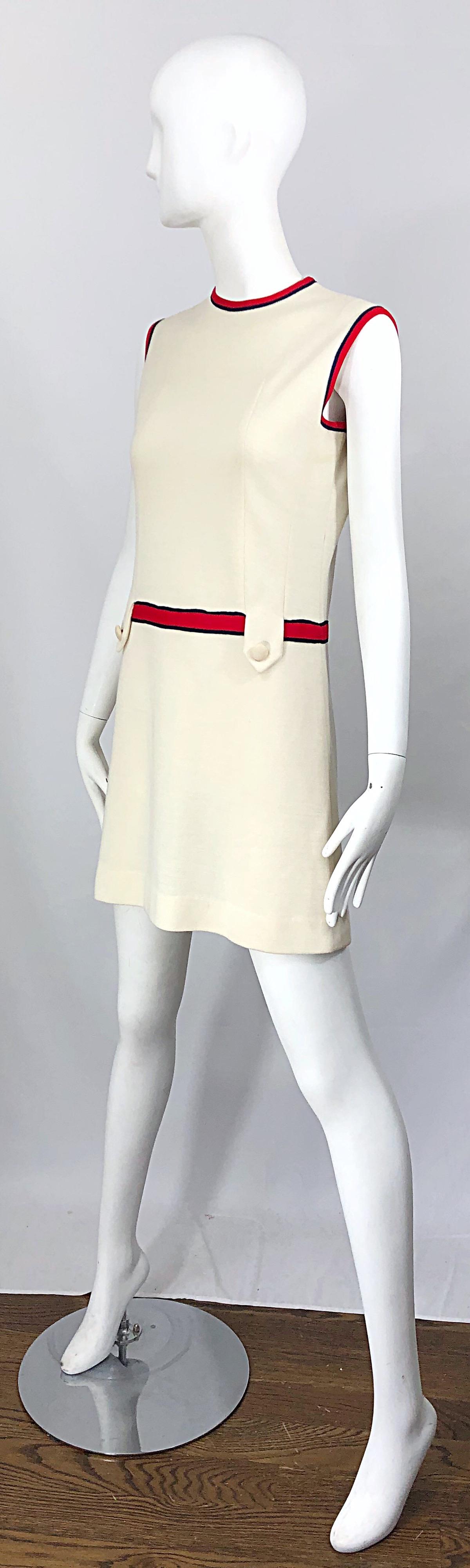 Chic 1960s Ivory + Navy Blue + Red Knit Vintage 60s Nautical Mod Shift Dress In Good Condition In San Diego, CA