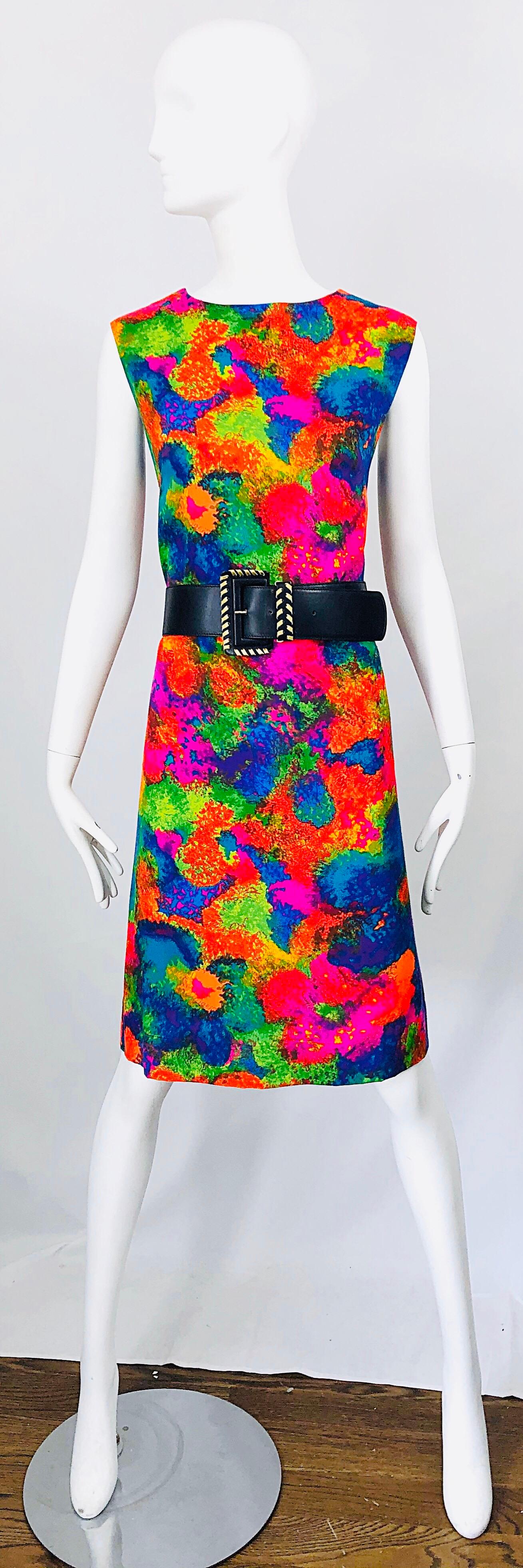 Women's Chic 1960s Larger Size Neon Abstract Flower Print Vintage 60s Cotton Shift Dress For Sale