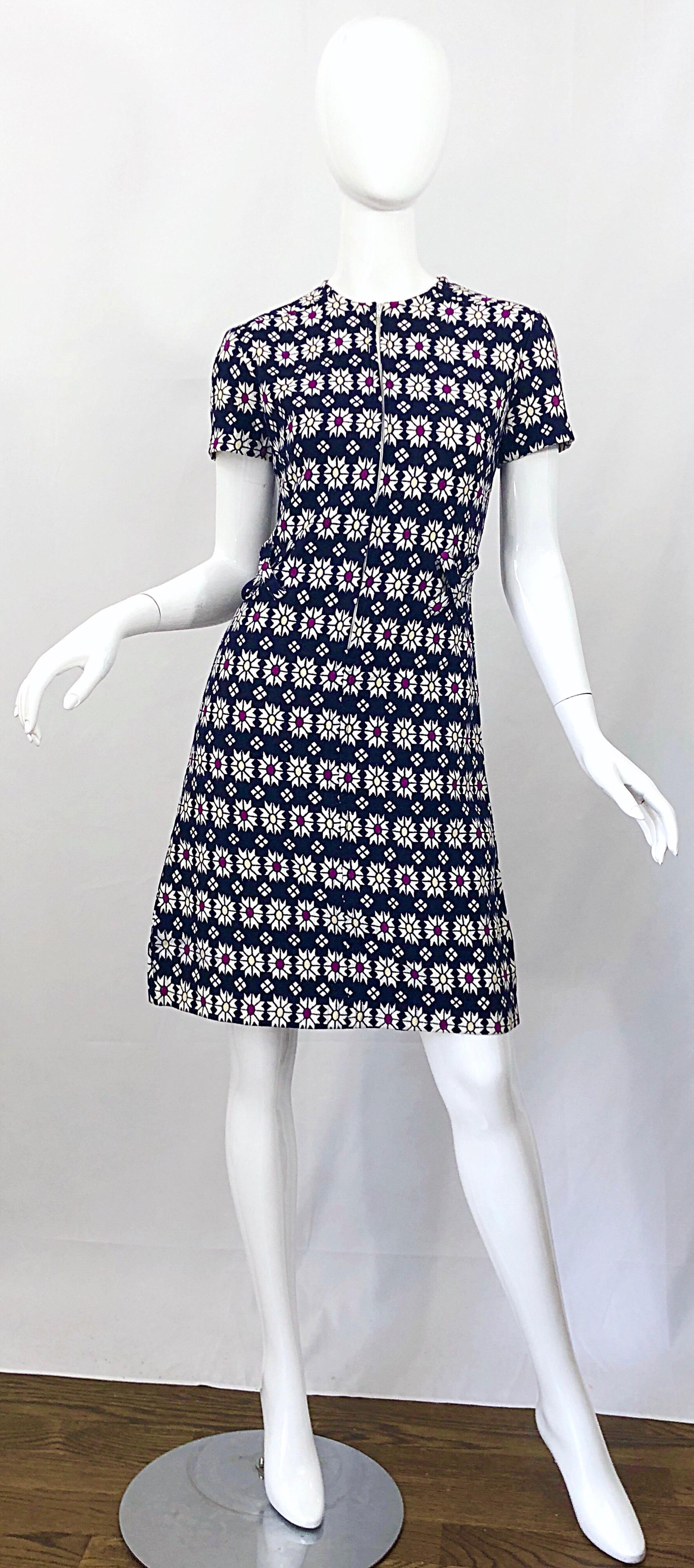 Chic 1960s Navy Blue + Fuchsia + Yellow Geometric Daisy Print 60s A Line Dress 7