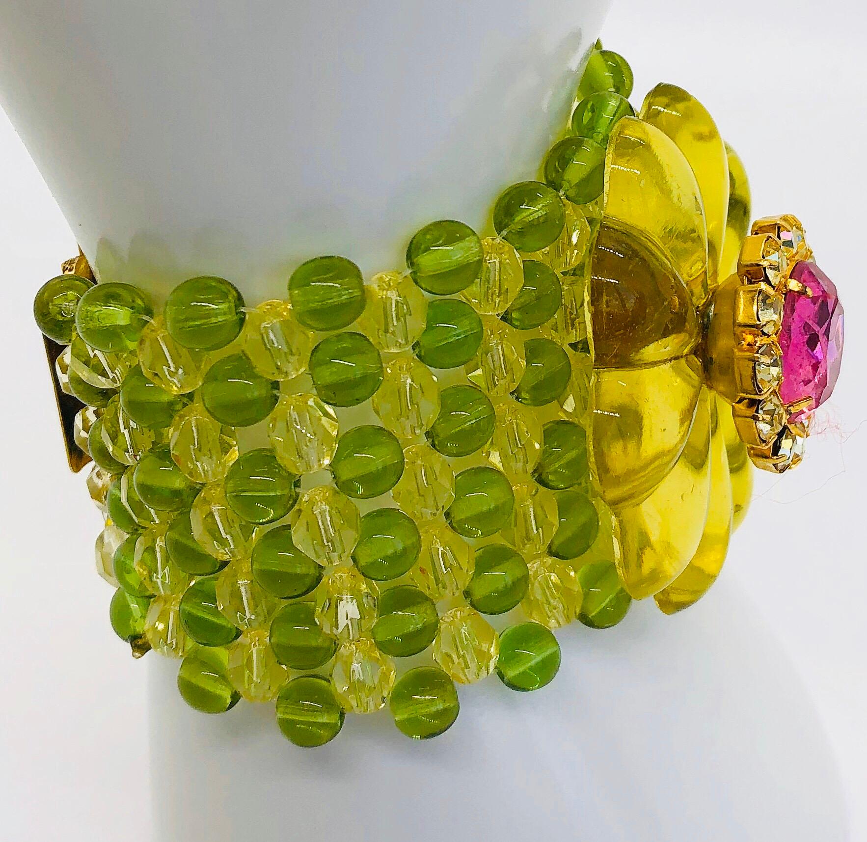 Chic 1960s Neon Lime Green + Hot Pink Lucite Vintage 60s Flower Bracelet Cuff In Excellent Condition In San Diego, CA