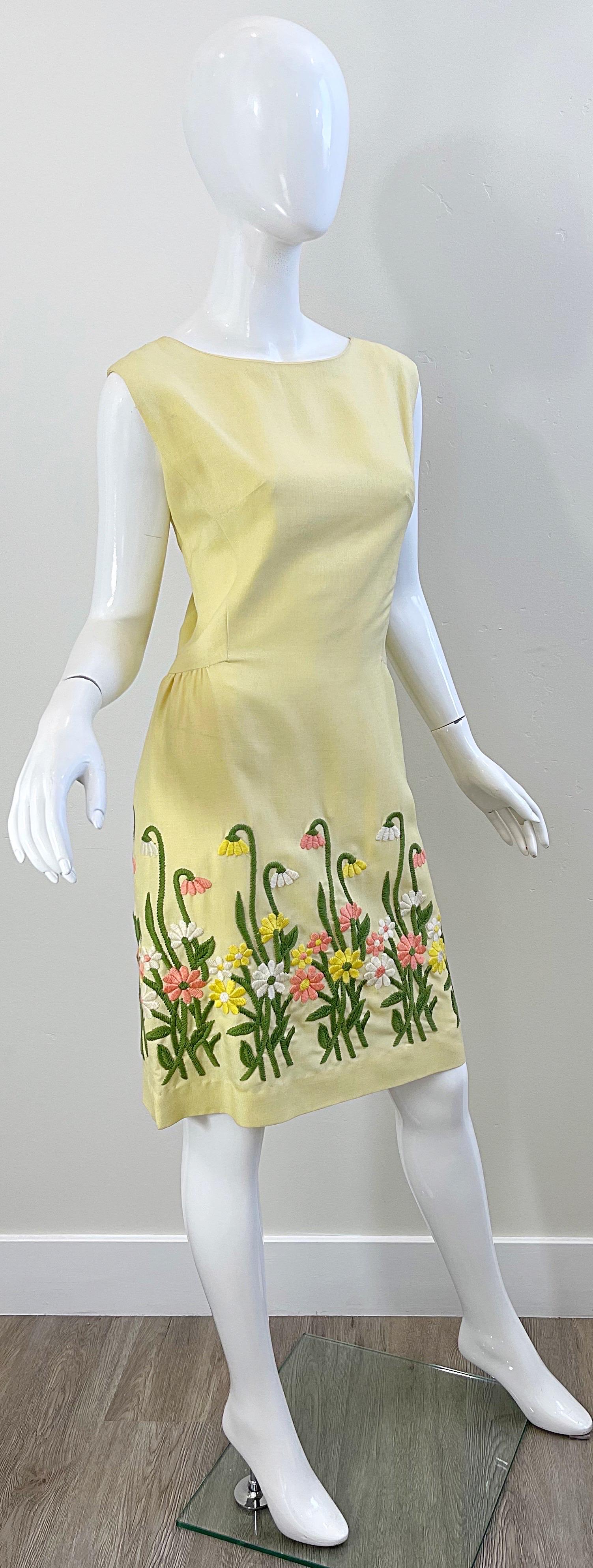 Women's Chic 1960s Pale Yellow Embroidered Flower Linen Vintage 60s Sheath Dress For Sale