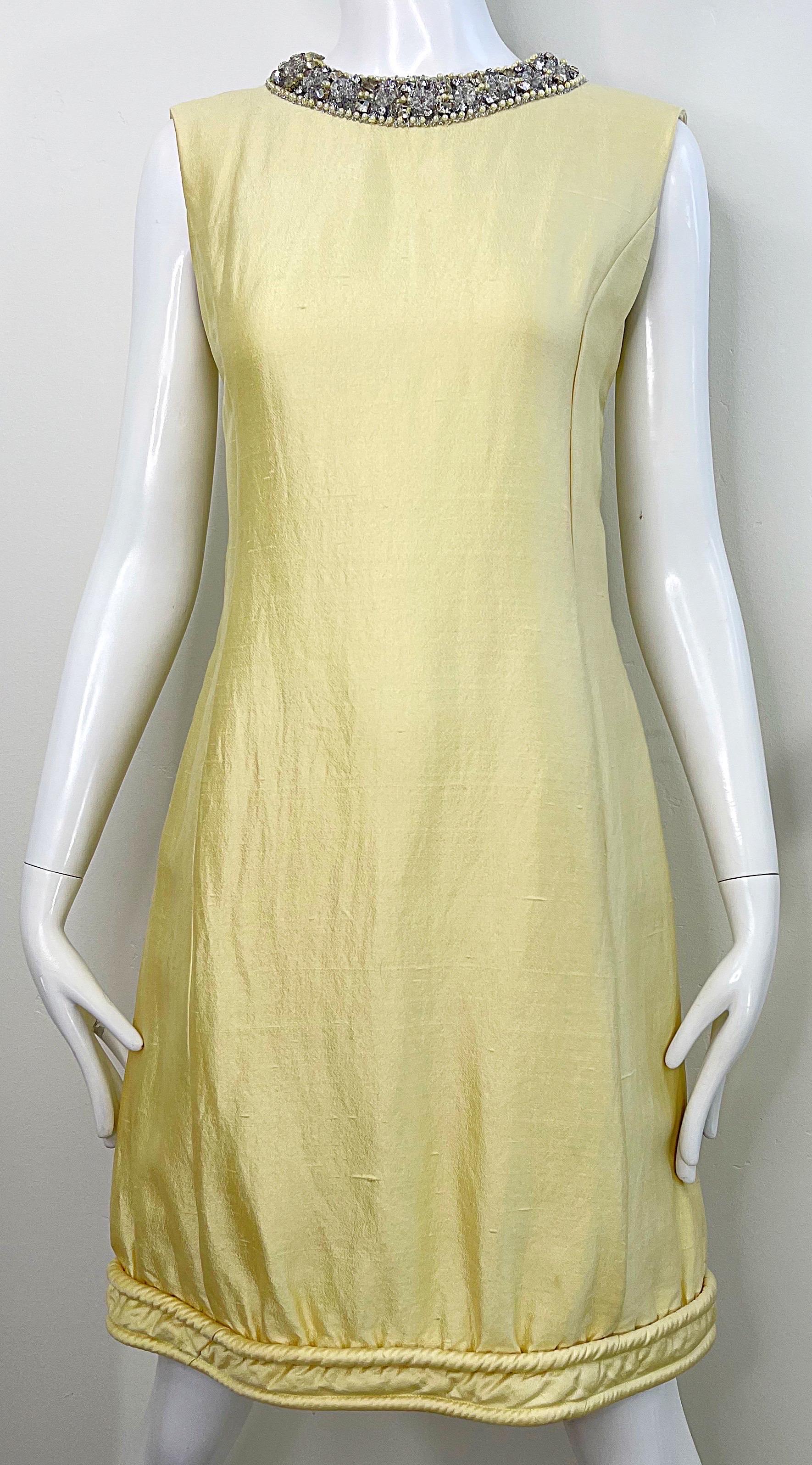Chic 1960s Pale Yellow Silk Shantung Rhinestone Beaded Vintage 60s Shift Dress In Excellent Condition For Sale In San Diego, CA