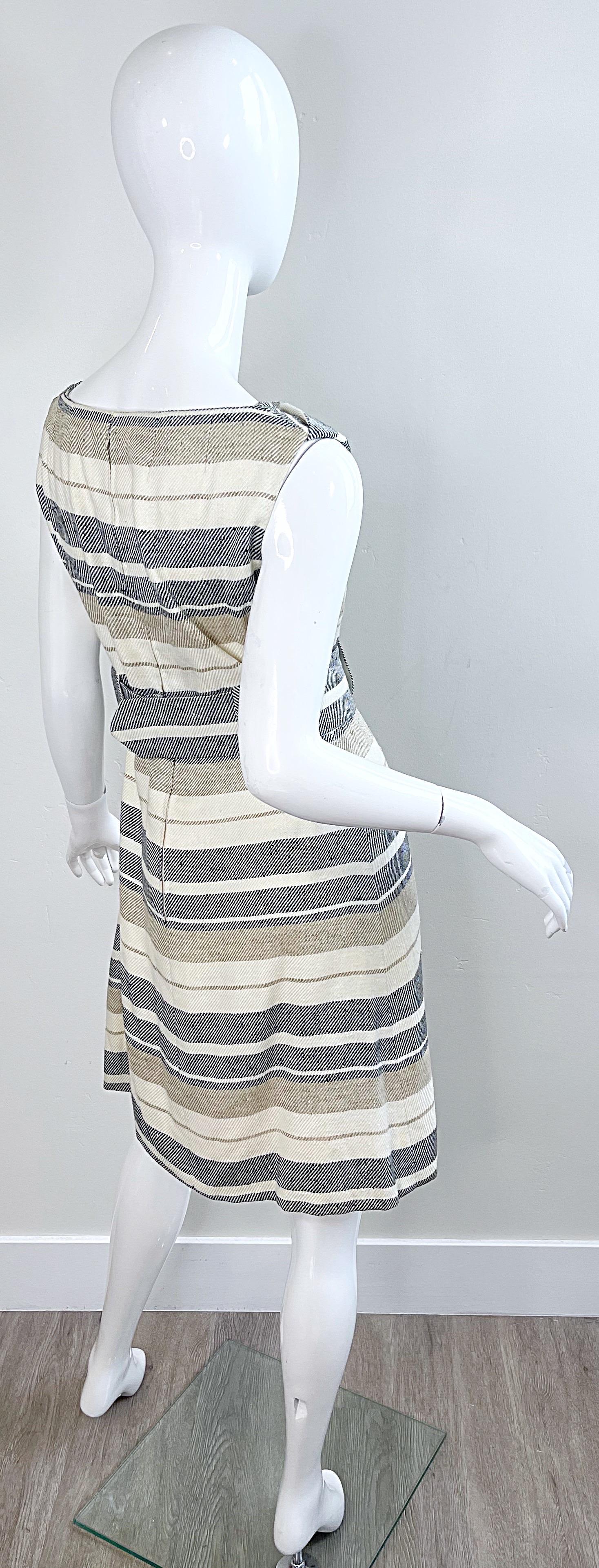 Chic 1960s Pauline Trigere Grey Taupe Ivory Sleeveless Striped 60s Shift Dress For Sale 1