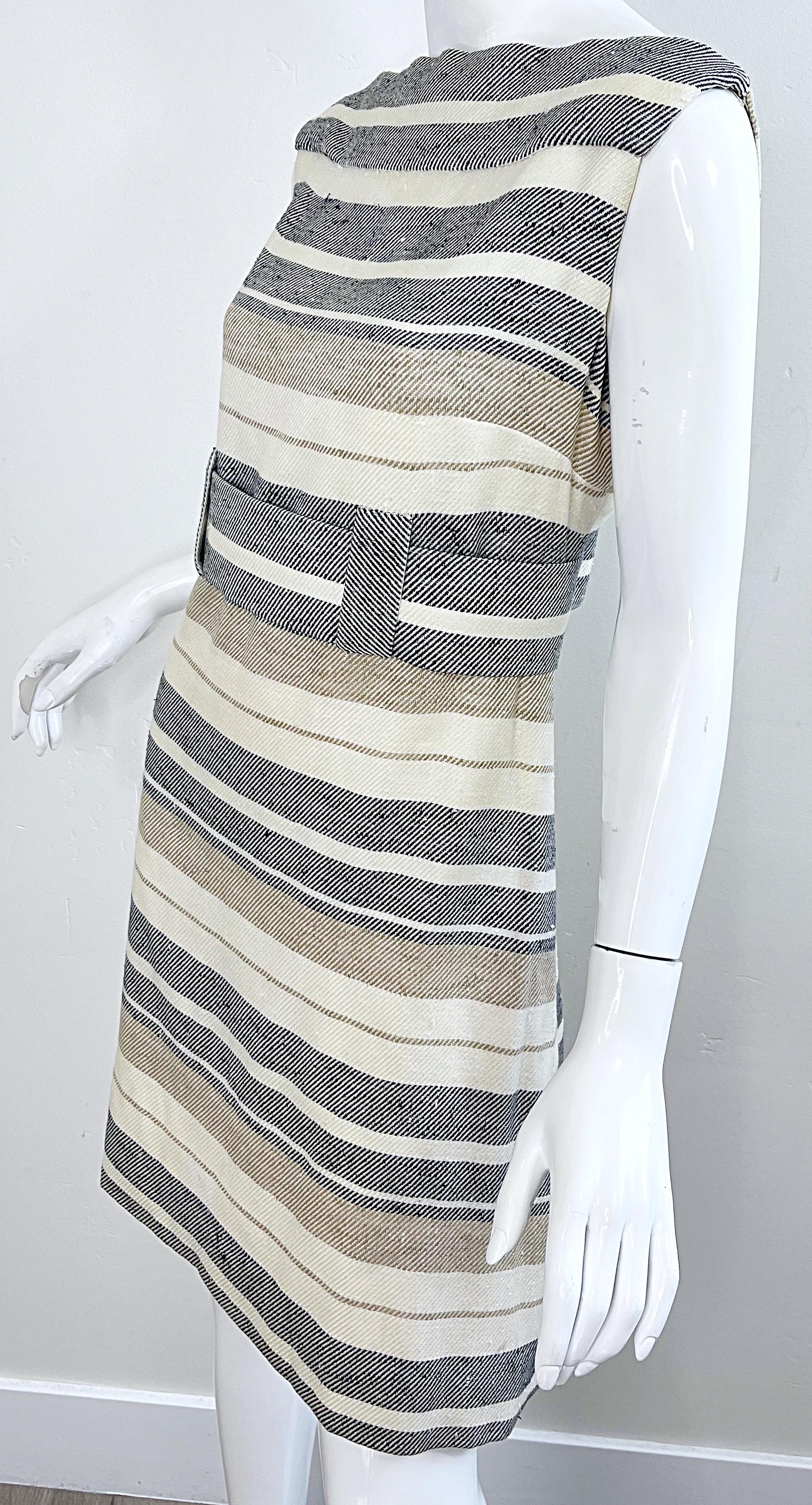 Chic 1960s Pauline Trigere Grey Taupe Ivory Sleeveless Striped 60s Shift Dress For Sale 2