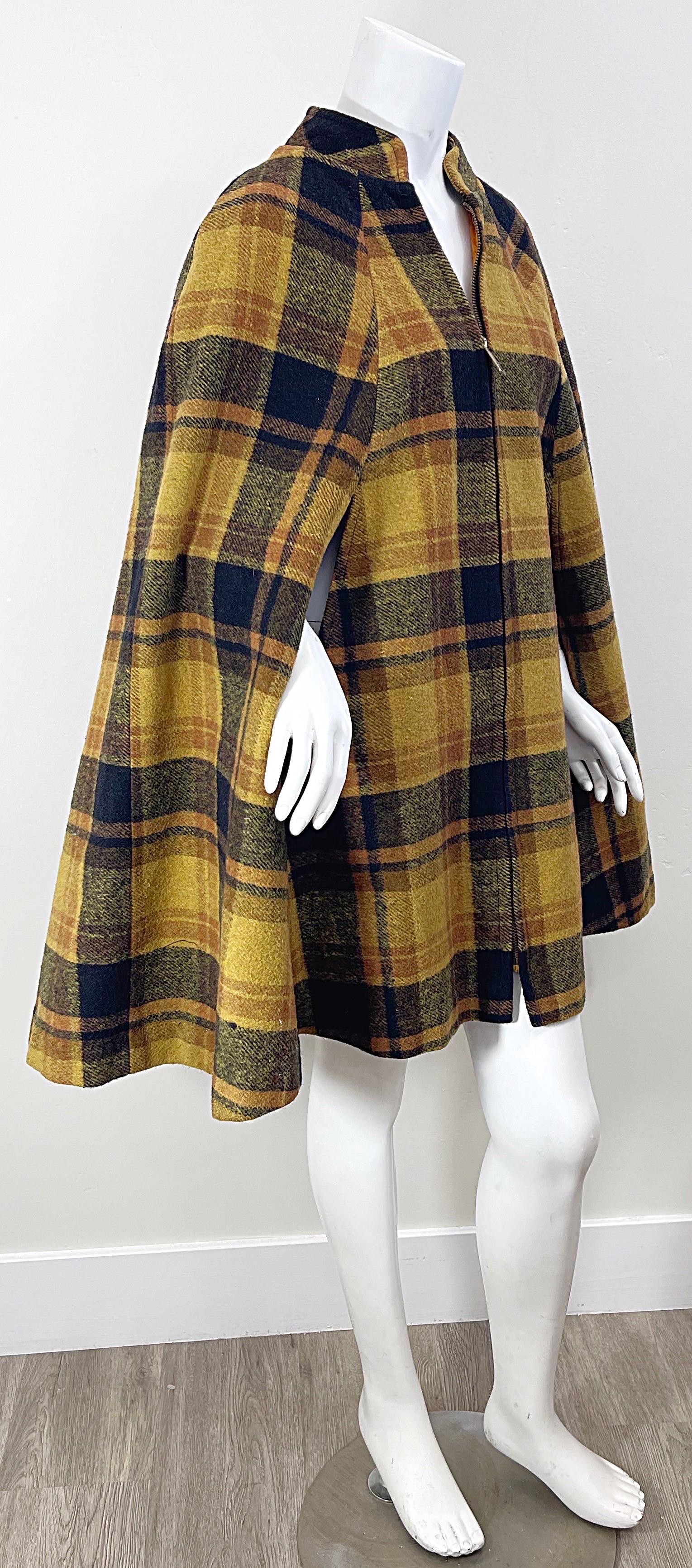 Veste chic à carreaux en laine des années 1960 Orange brûlée Marigold noir Vintage 60s Cape  en vente 6