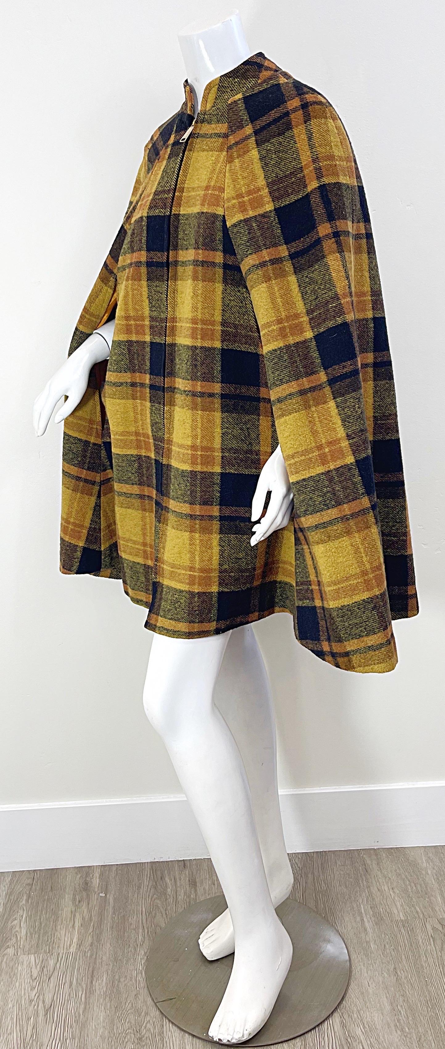 Veste chic à carreaux en laine des années 1960 Orange brûlée Marigold noir Vintage 60s Cape  en vente 3