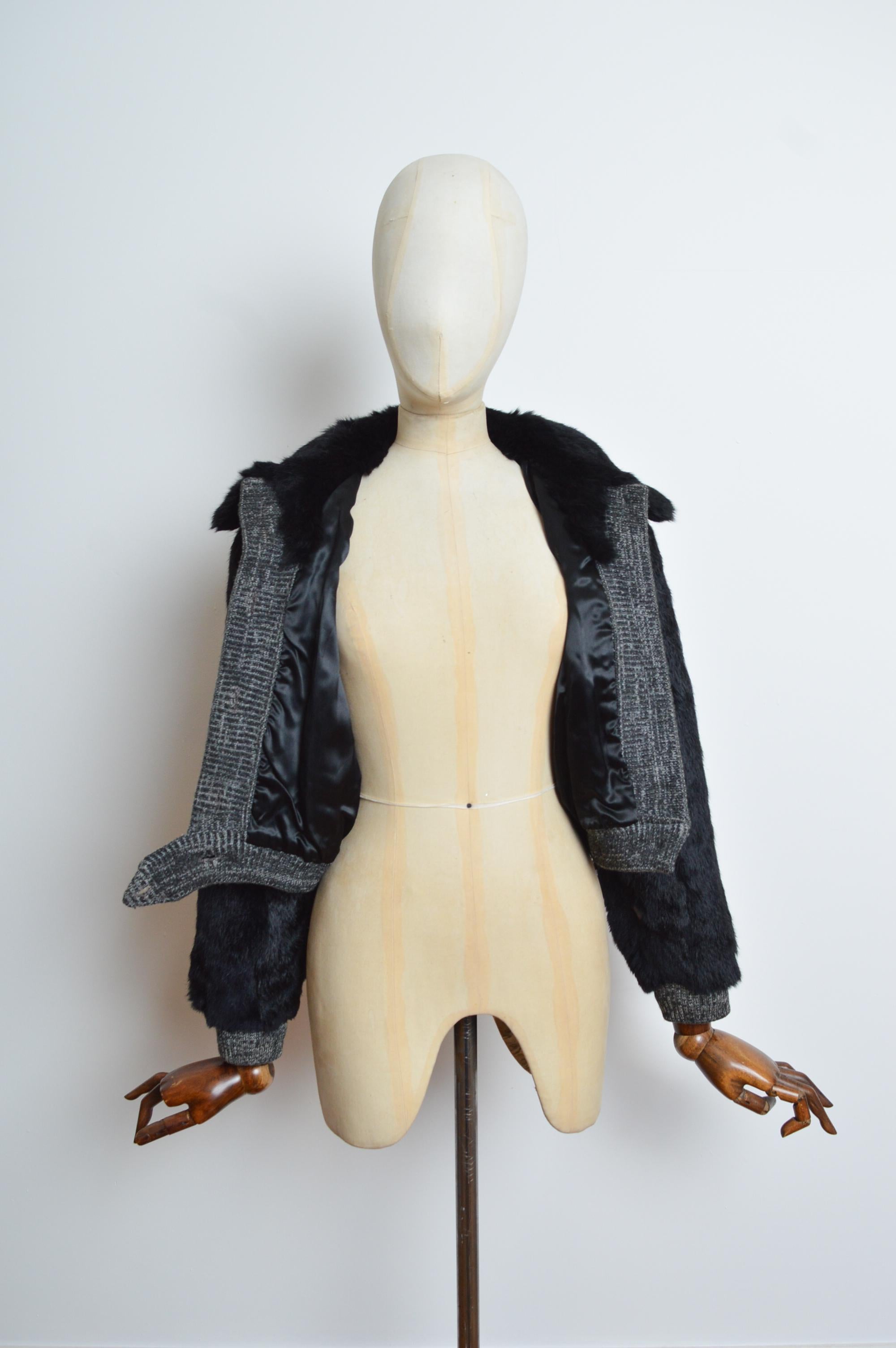 Chic 1970’s Black Coney Lapin Fur Knitted detail Cropped Bomber Jacket - Coat For Sale 7