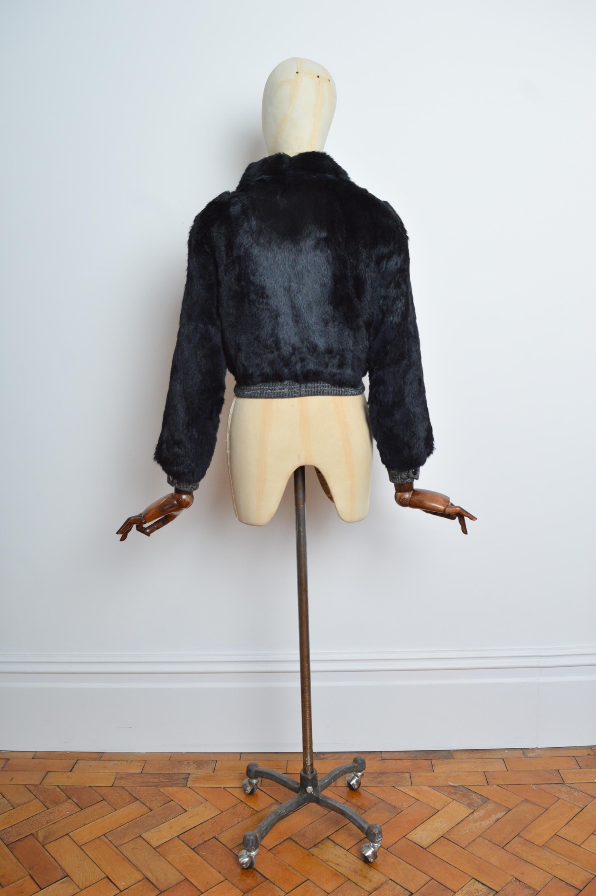 Chic 1970’s Black Coney Lapin Fur Knitted detail Cropped Bomber Jacket - Coat For Sale 5