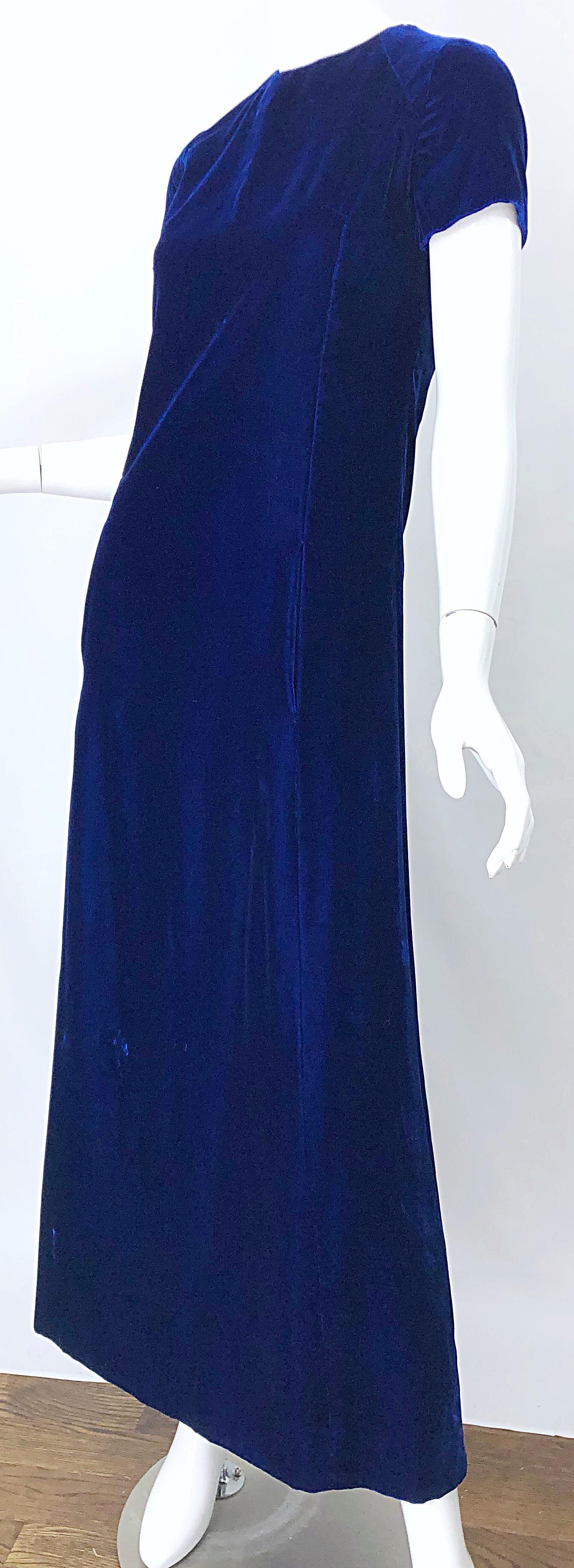 Chic 1970s Navy Blue Silk Velvet Short Sleeve Vintage 70s Maxi Dress Gown 3