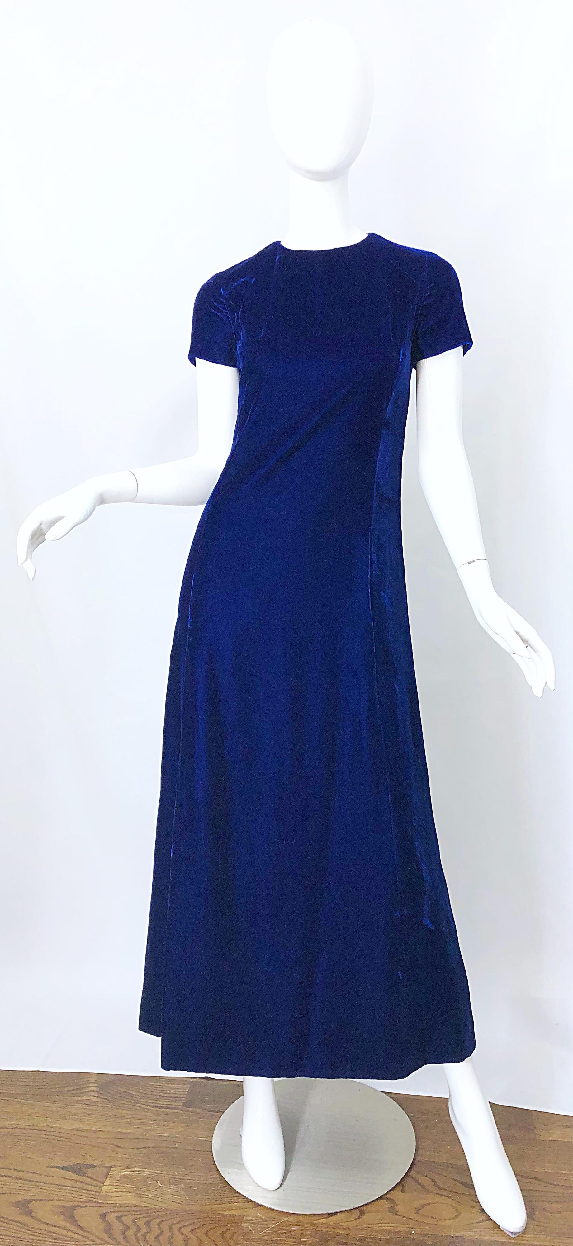 Chic 1970s Navy Blue Silk Velvet Short Sleeve Vintage 70s Maxi Dress Gown 5