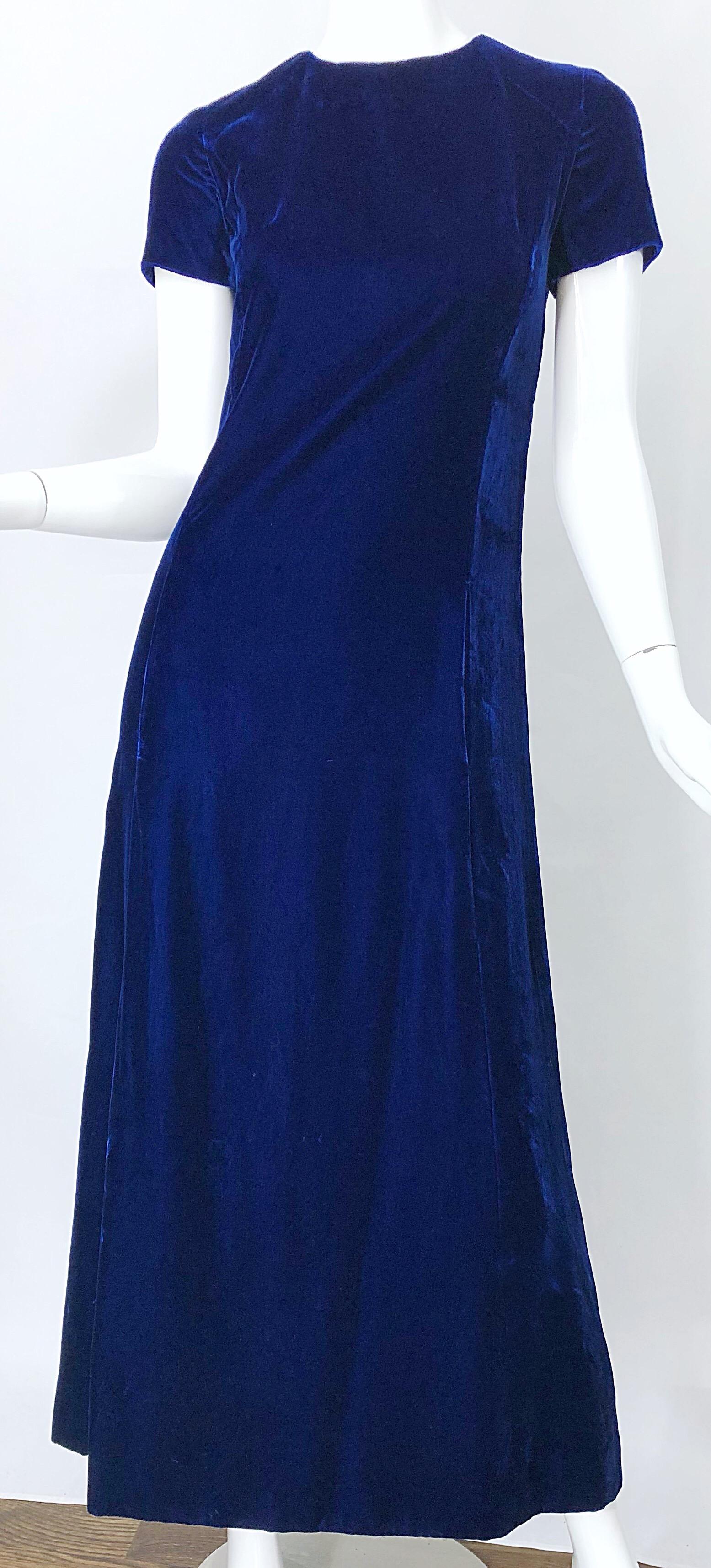 Women's Chic 1970s Navy Blue Silk Velvet Short Sleeve Vintage 70s Maxi Dress Gown