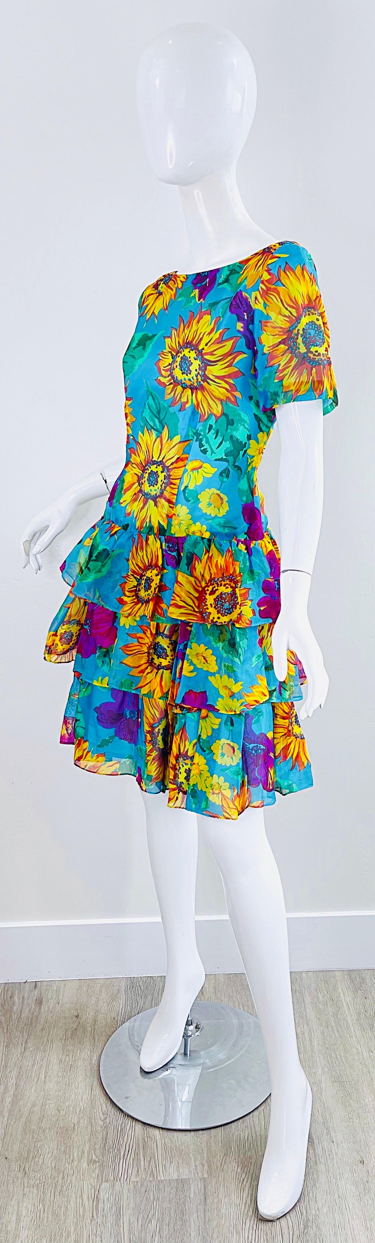 Chic 1980s Silk Chiffon Size 8 / 10 Sunflower Print Turquoise Vintage 80s Dress For Sale 8