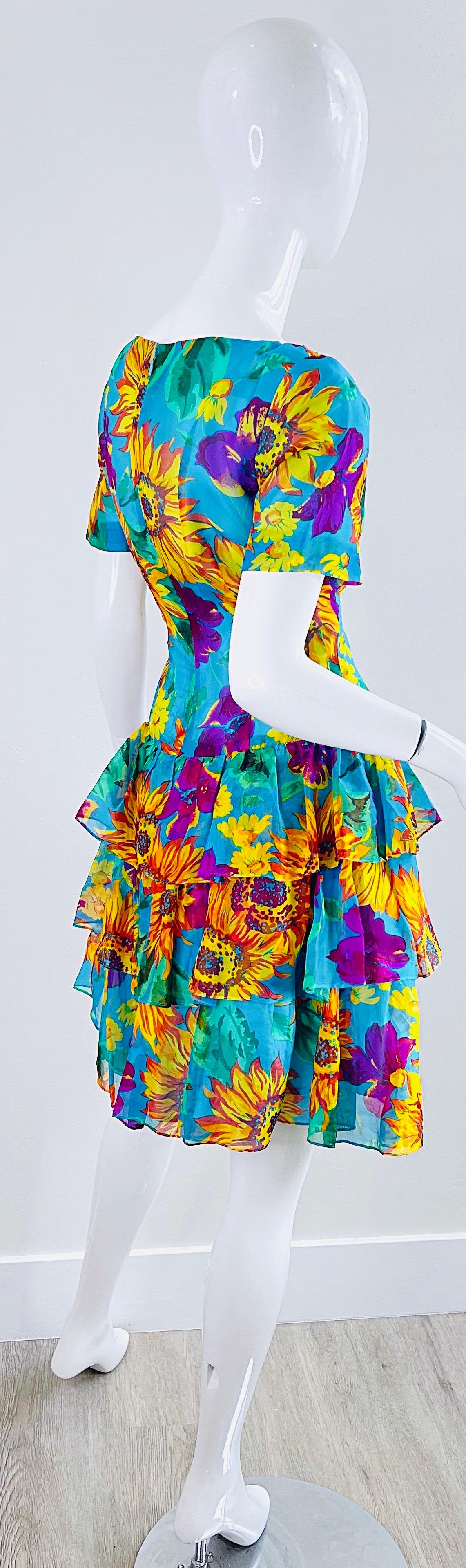 Chic 1980er Jahre Vintage 80er Jahre Kleid aus Seide und Chiffon mit Sonnenblumendruck in Türkis Größe 8 / 10 im Angebot 8