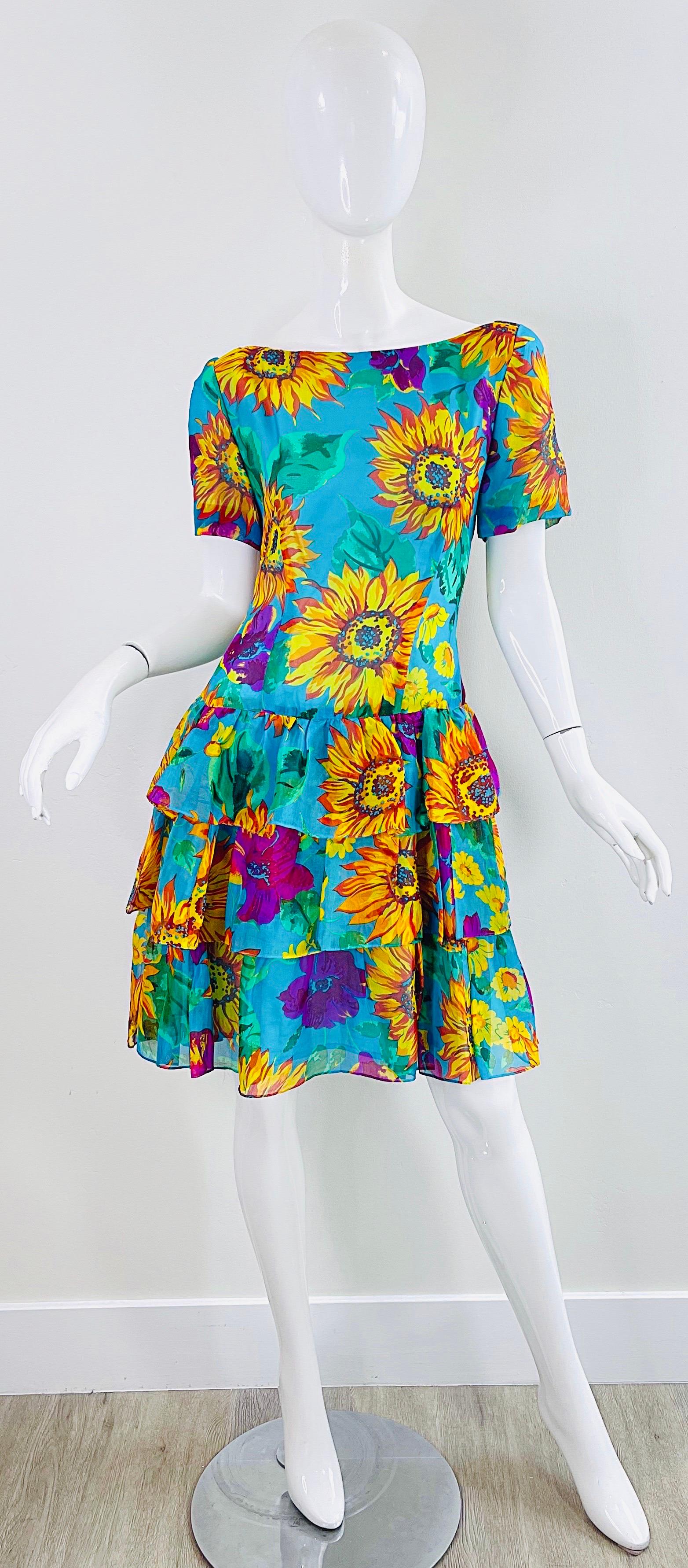 Chic 1980s Silk Chiffon Size 8 / 10 Sunflower Print Turquoise Vintage 80s Dress For Sale 10