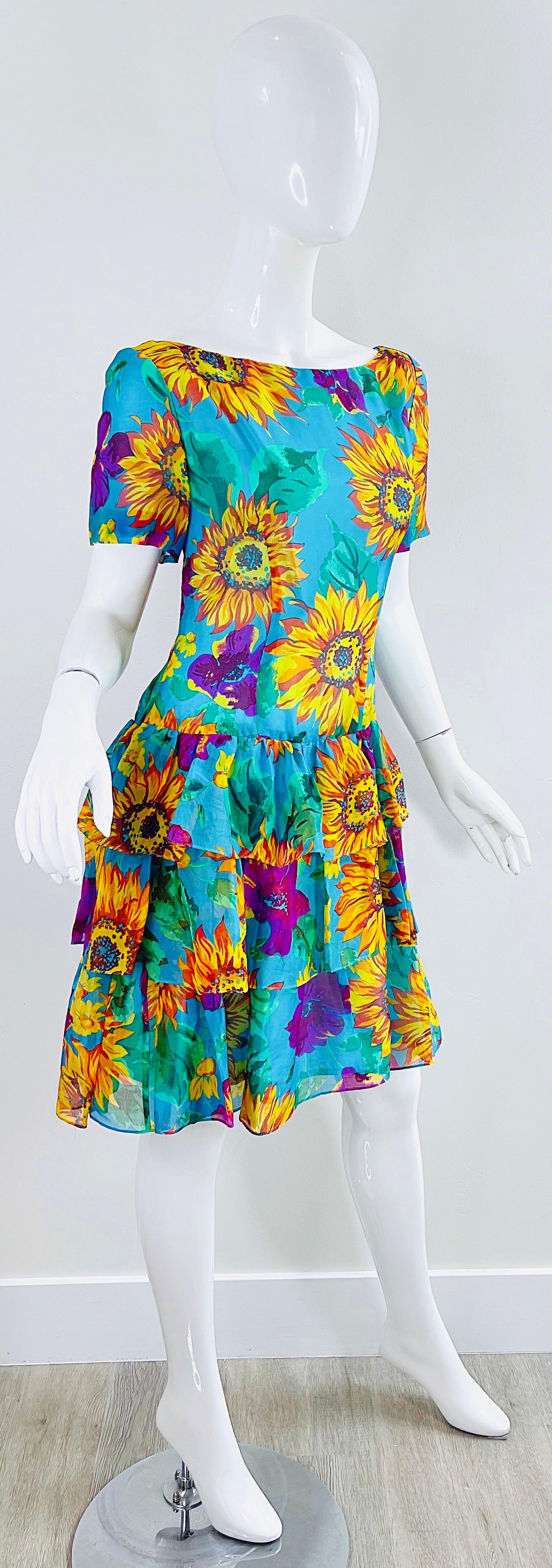 Chic 1980s Silk Chiffon Size 8 / 10 Sunflower Print Turquoise Vintage 80s Dress For Sale 1
