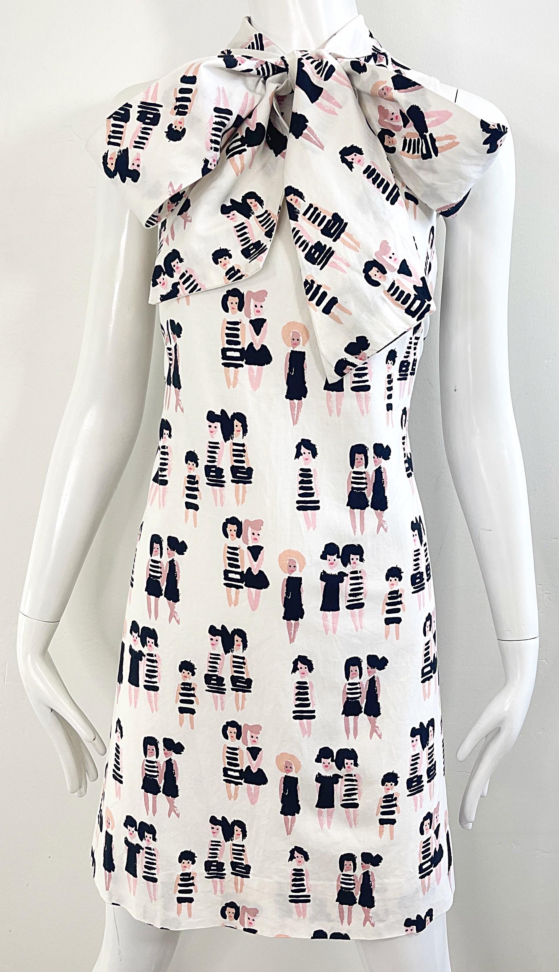 Chic 1990s Novelty French 60s Dolls Print Black and White Vintage 90s Bow Dress For Sale 6