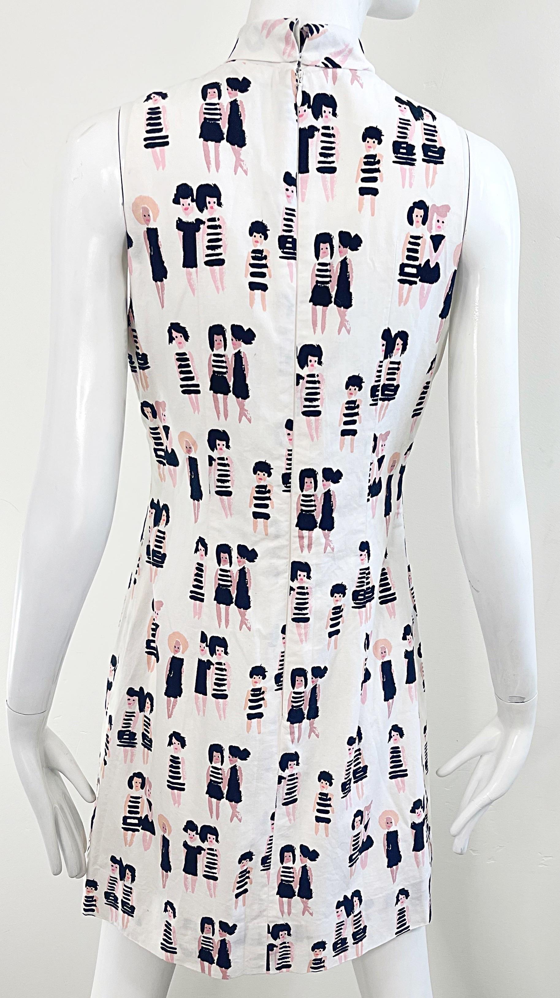 Chic 1990s Novelty French 60s Dolls Print Black and White Vintage 90s Bow Dress For Sale 8