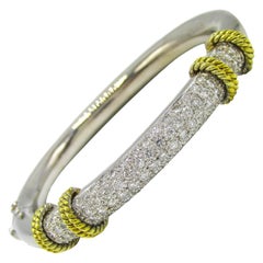 Chic 21st Century Diamond Gold Bracelet