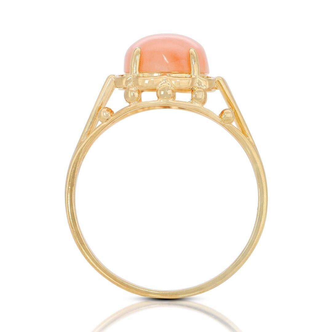 Chic 2.21ct Coral Stone Ring in 14K Yellow Gold For Sale 1