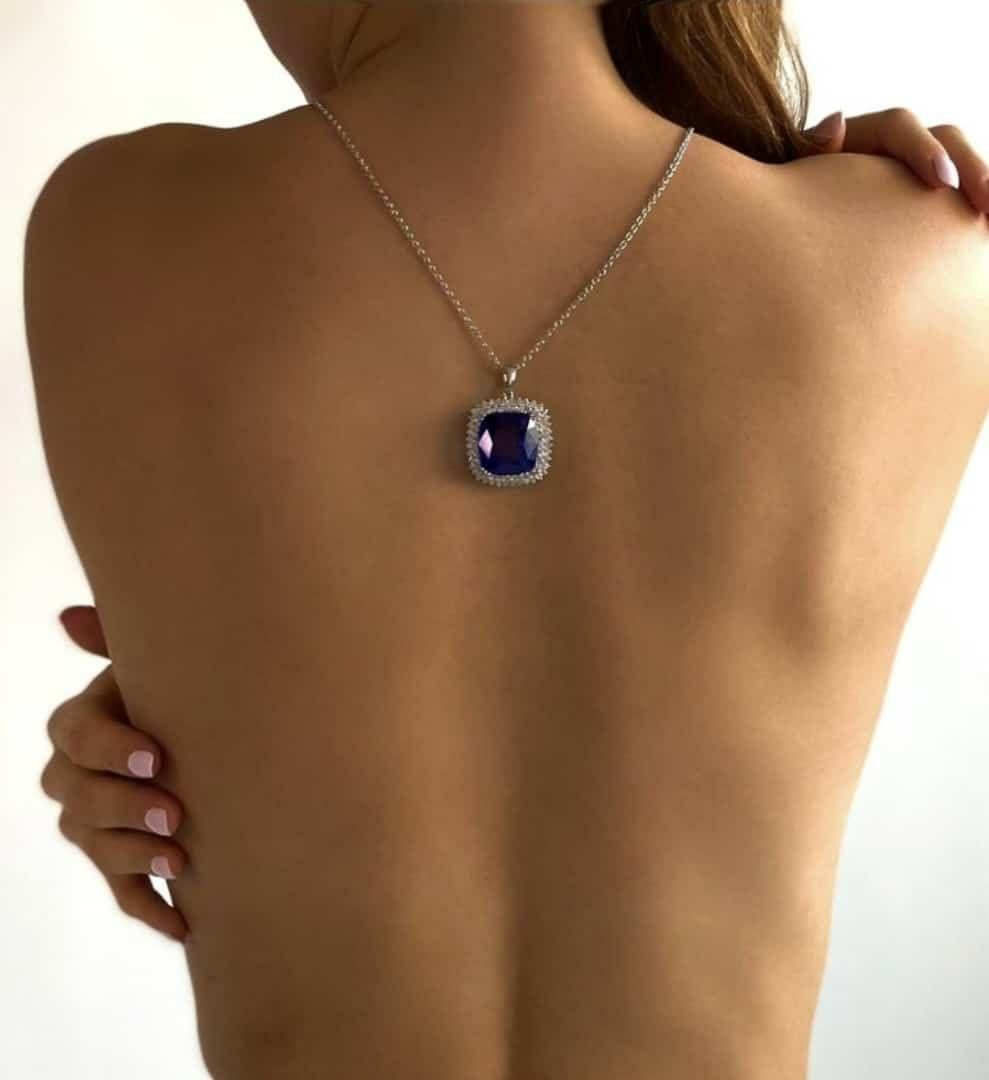 Modern Chic 40, 78 Carat Tanzanite Diamond White 18k Gold Dangle Necklace for Her For Sale