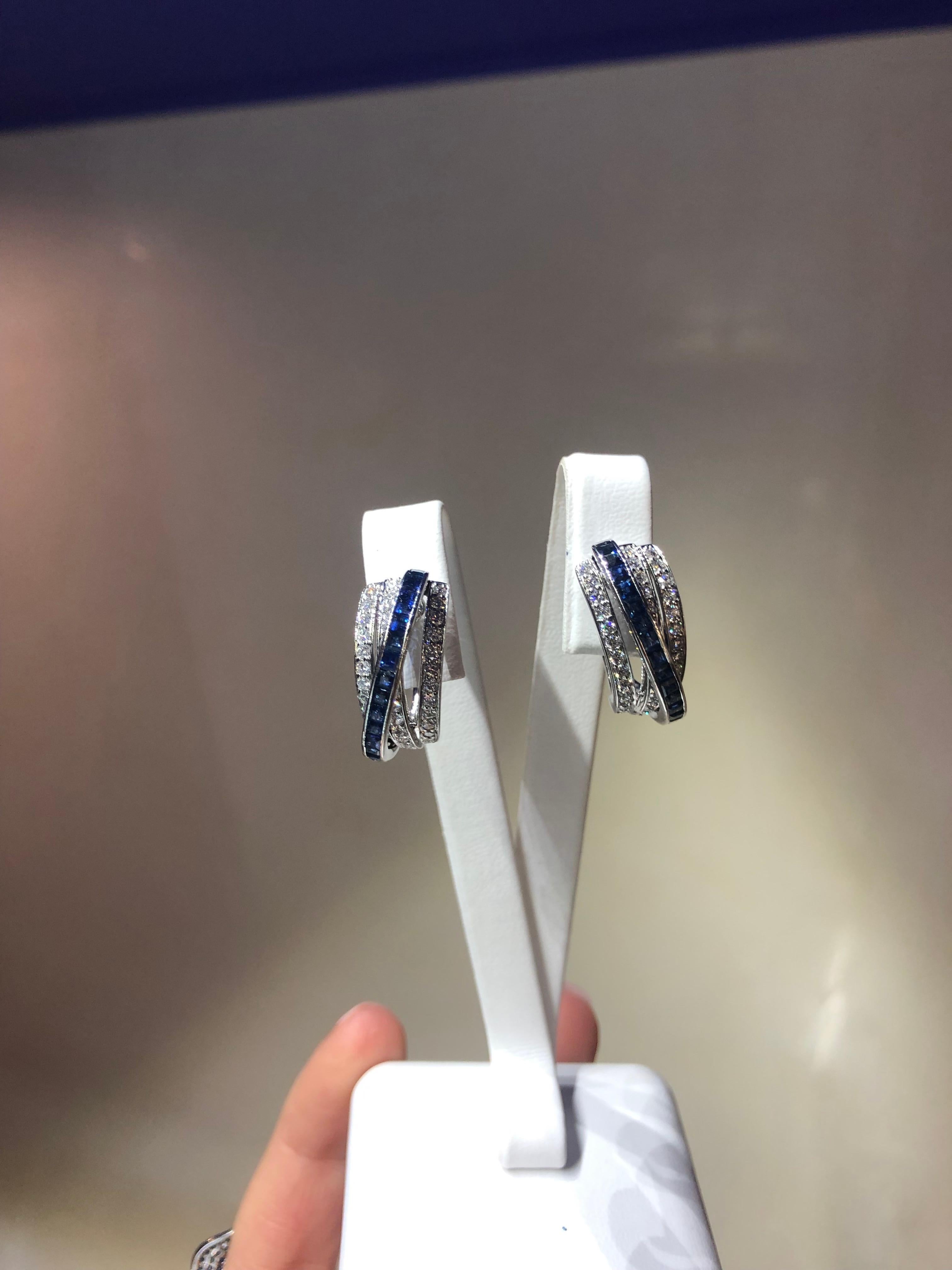 Round Cut Chic and Stylish Baguette Blue Sapphire White Diamond Gold Lever-Back Earrings For Sale