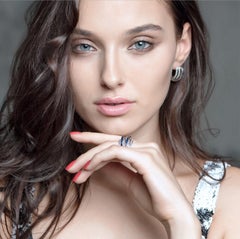 Chic and Stylish Baguette Blue Sapphire White Diamond Gold Statement Ring