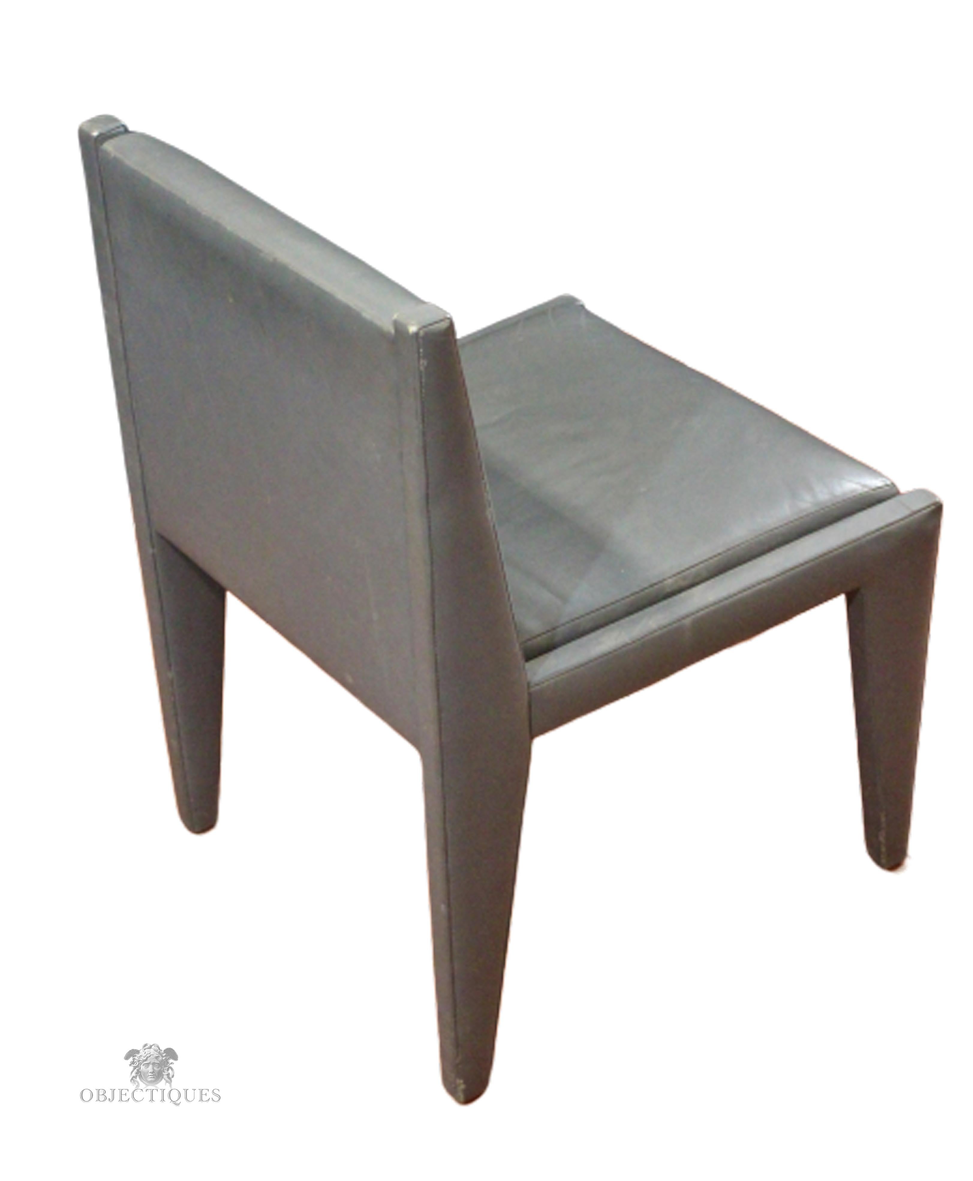 Chic and Stylish Leather Clad Side Chair in Light Gray In Good Condition For Sale In Bronx, NY