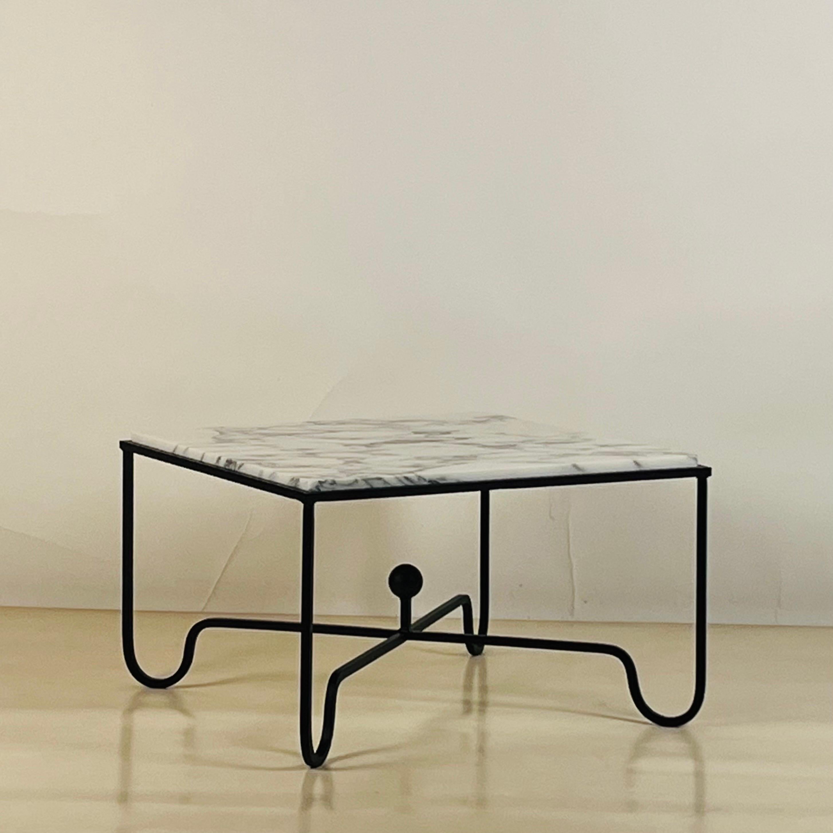 French Chic Arabescato Marble 'Entretoise' Side or End Table by Design Frères For Sale