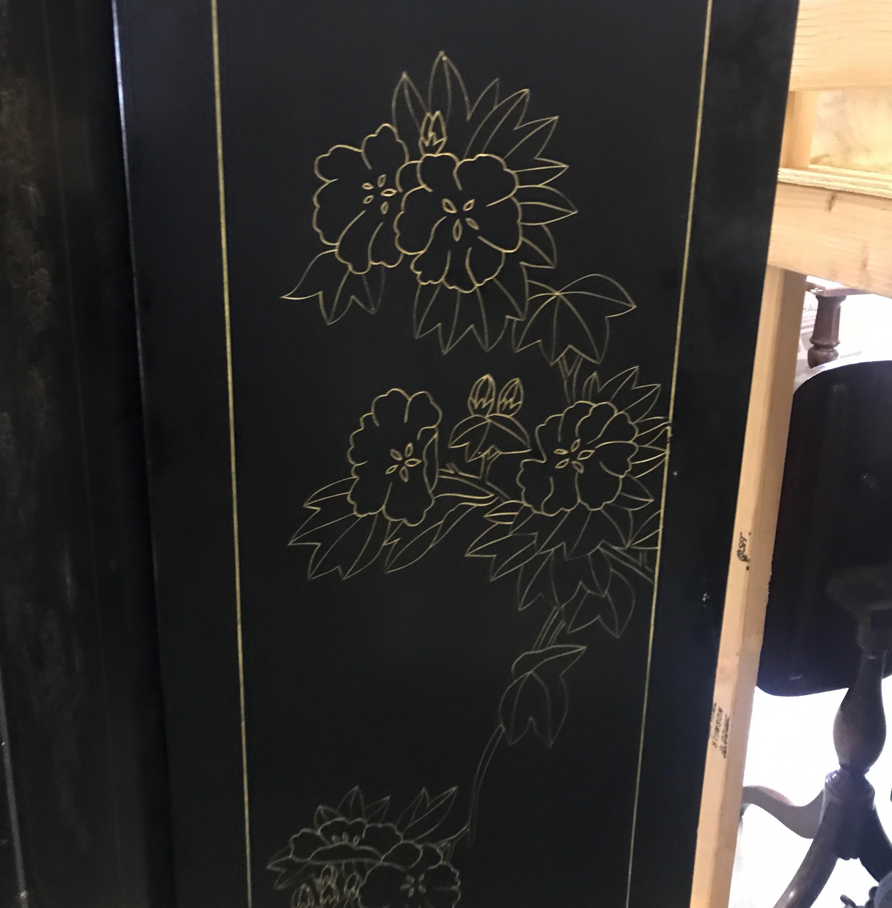 Chic Art Deco, Gilt and Lacquered Chinese Coromandel Screen 2