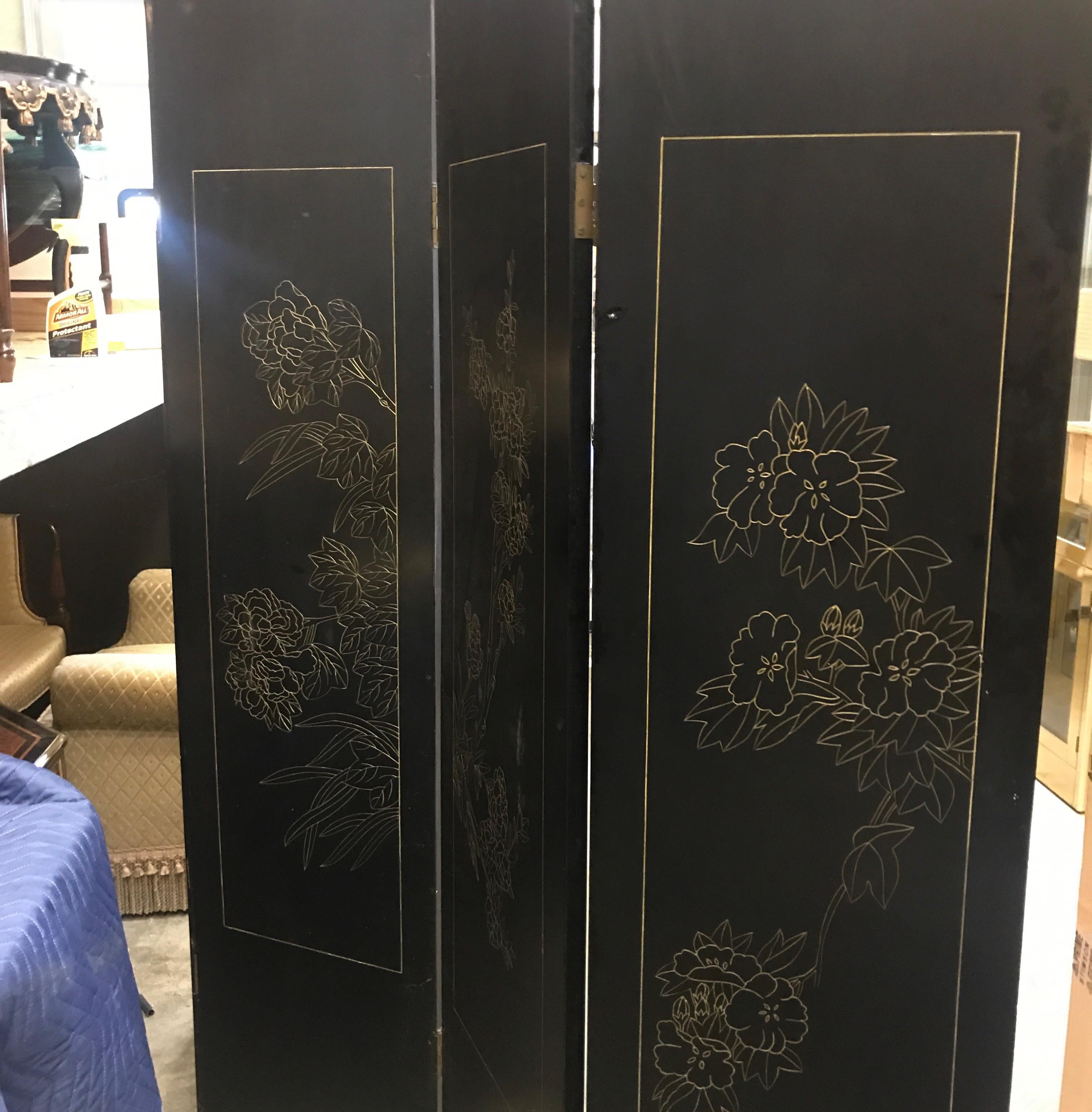Chic Art Deco, Gilt and Lacquered Chinese Coromandel Screen 4