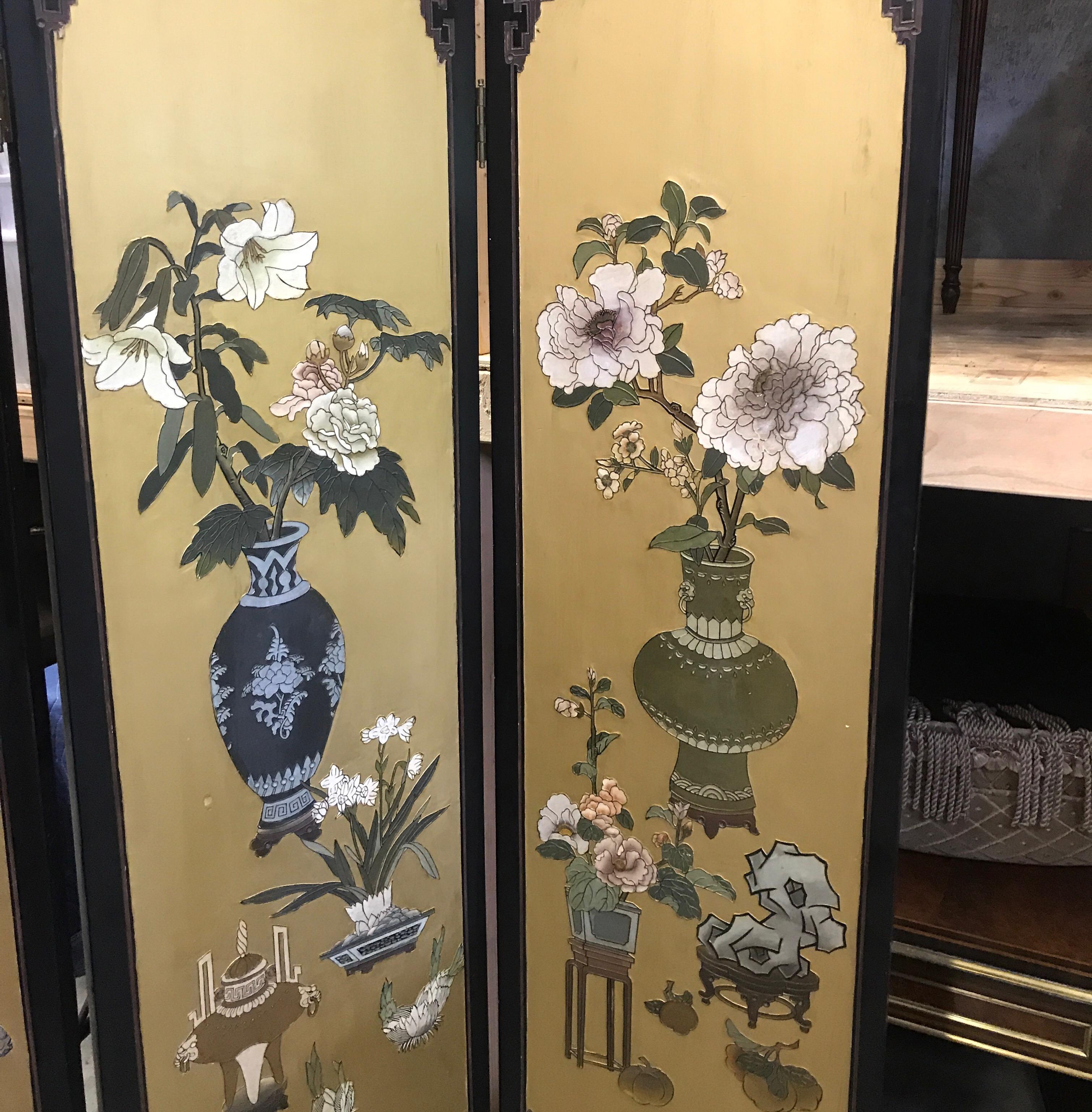 Chic Art Deco, Gilt and Lacquered Chinese Coromandel Screen 1