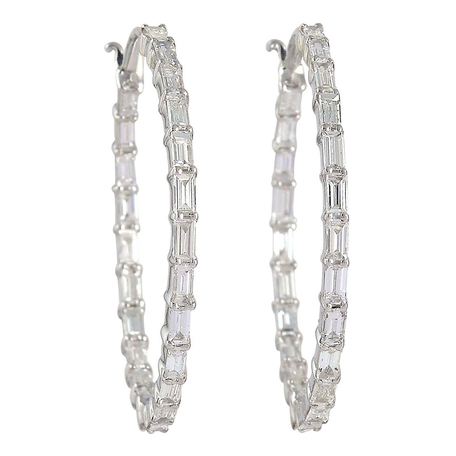 Boucles d'oreilles Chic en or blanc 18k avec diamants baguettes