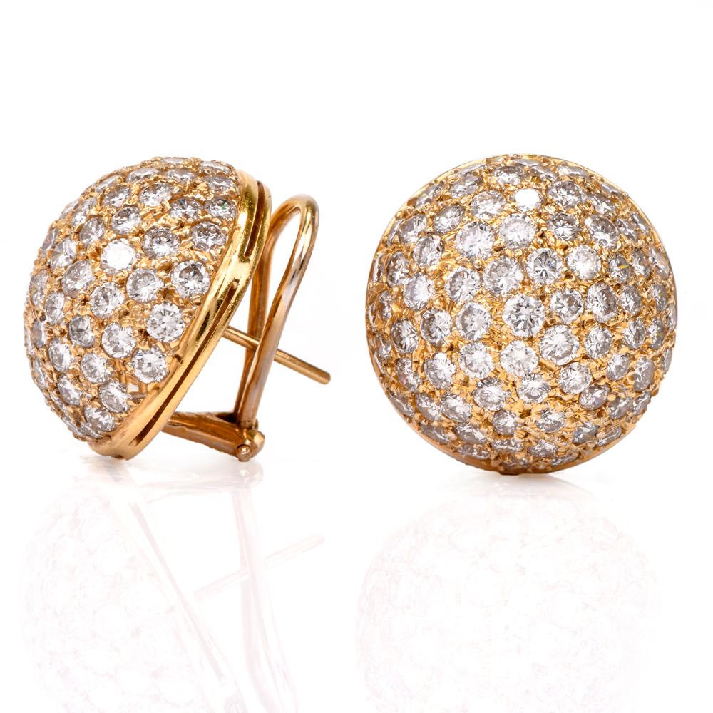These fashionable bombe style earrings with pave diamonds are crafted in solid18-karat yellow gold, weighing 14.6 grams , and measuring 19mm wide. They are designed as gracefully domed, round convex plaques, adorned throughout with approx. 114