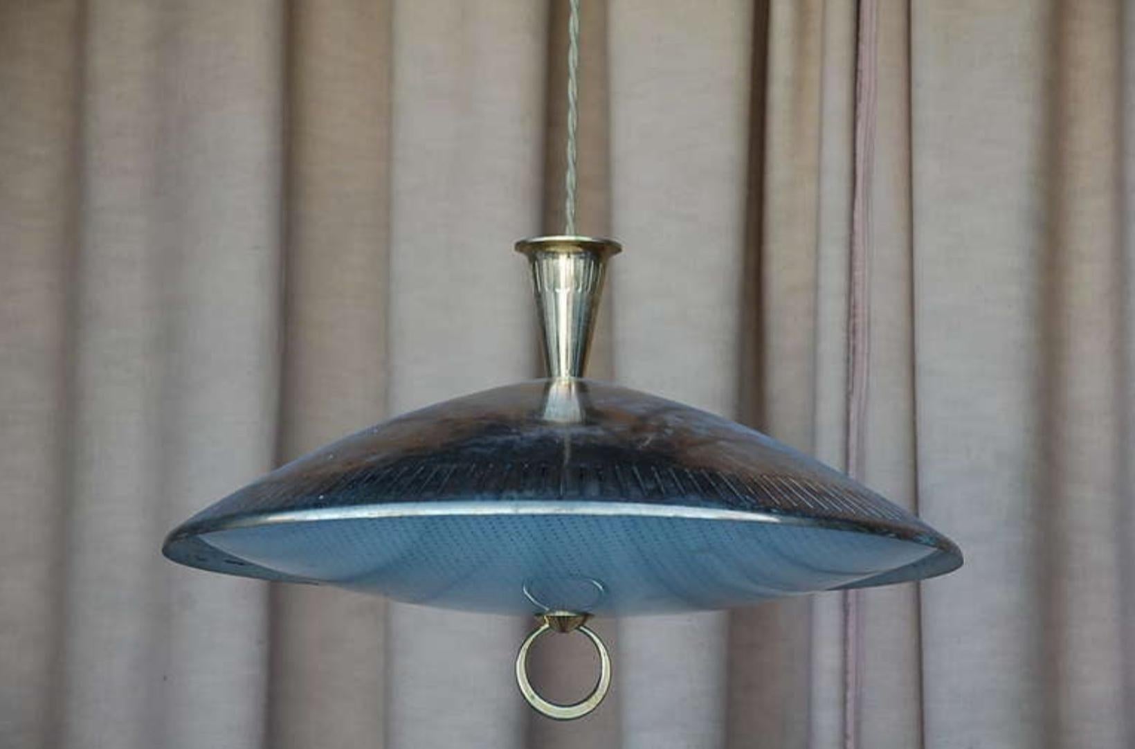 Chic Brass and Textured Glass Pendant Light In Good Condition For Sale In Los Angeles, CA