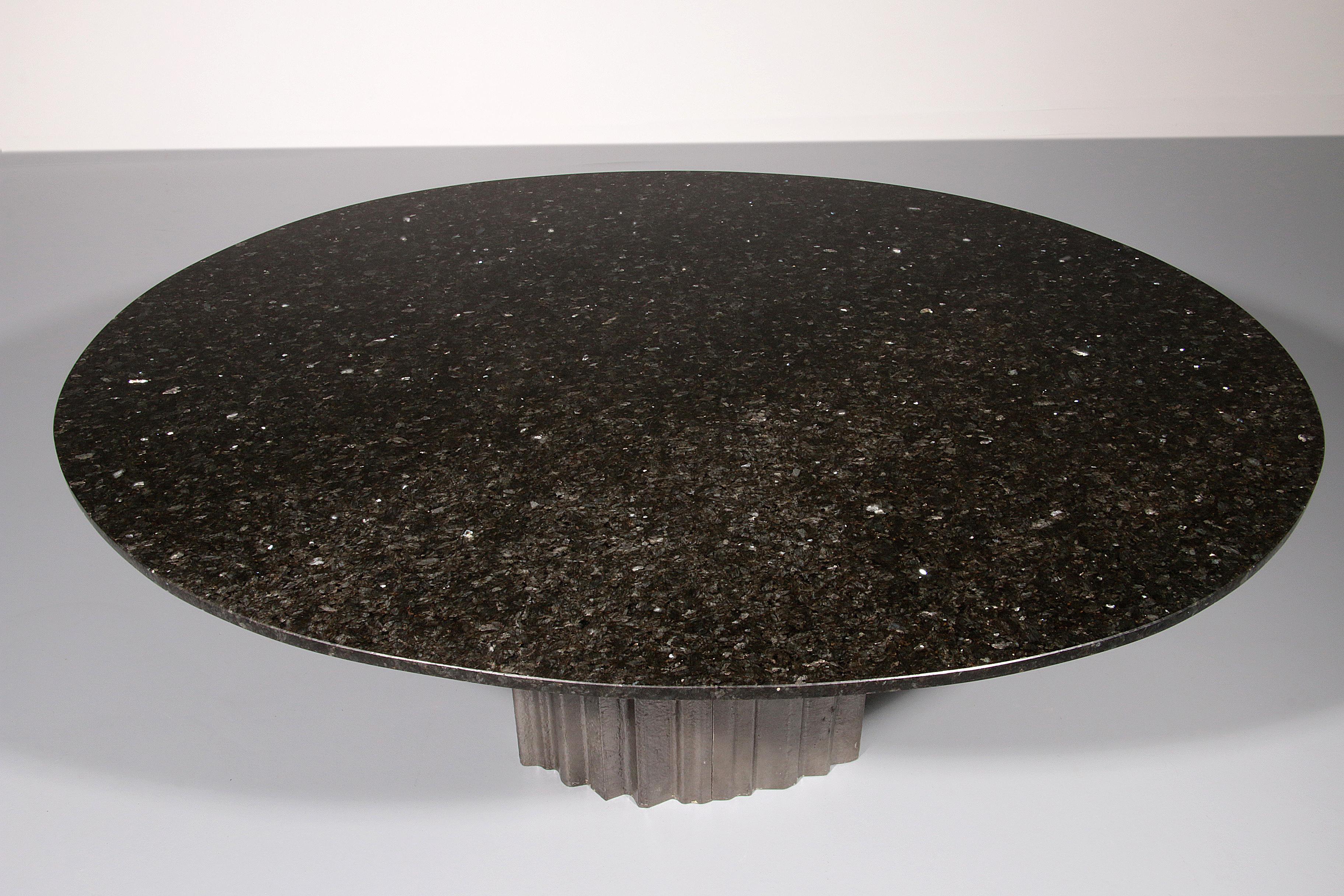 Aluminium Table de salle à manger brutaliste chic par Max Papiri, 1970, Italie en vente