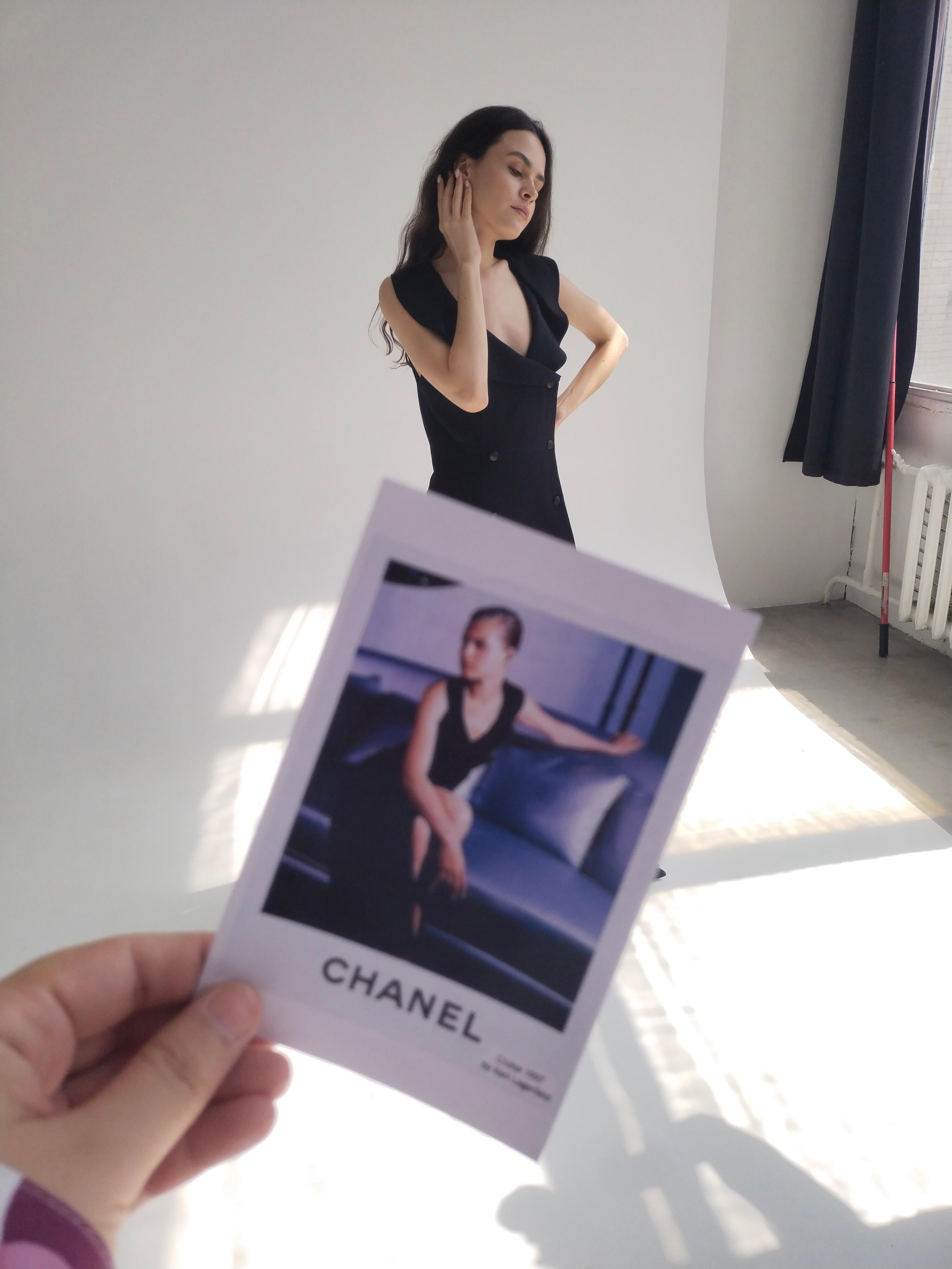 Chic! Chanel 97c Karl Lagerfeld Cruise 1997 black evening dress & Logo Buttons For Sale 3