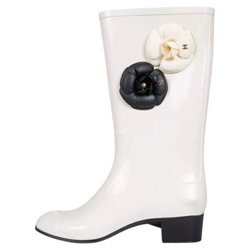 Bottes en caoutchouc blanches Chanel, taille 36