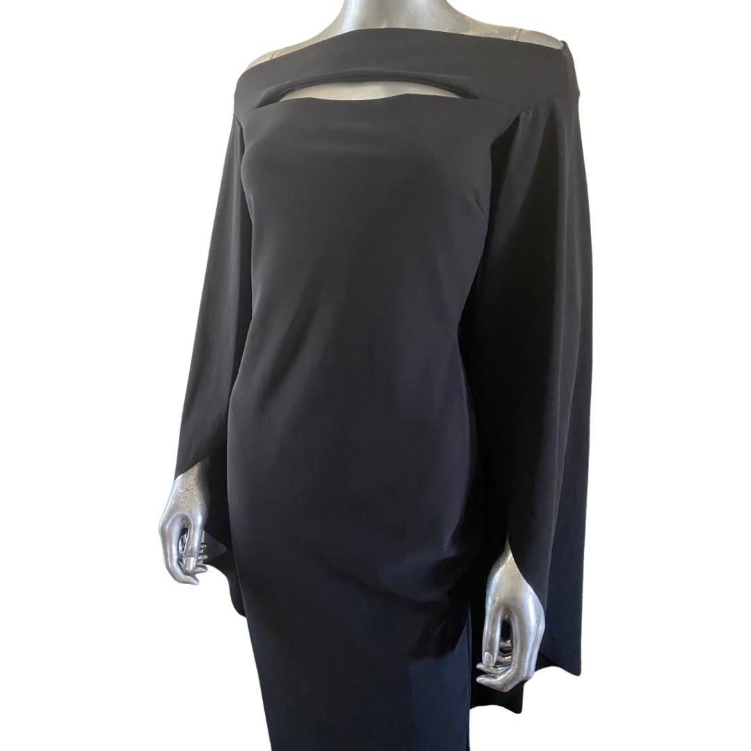 Chic Chiara Boni Modern Black Capelet Cutout Mermaid Long Dress Size 4 In Good Condition For Sale In Palm Springs, CA