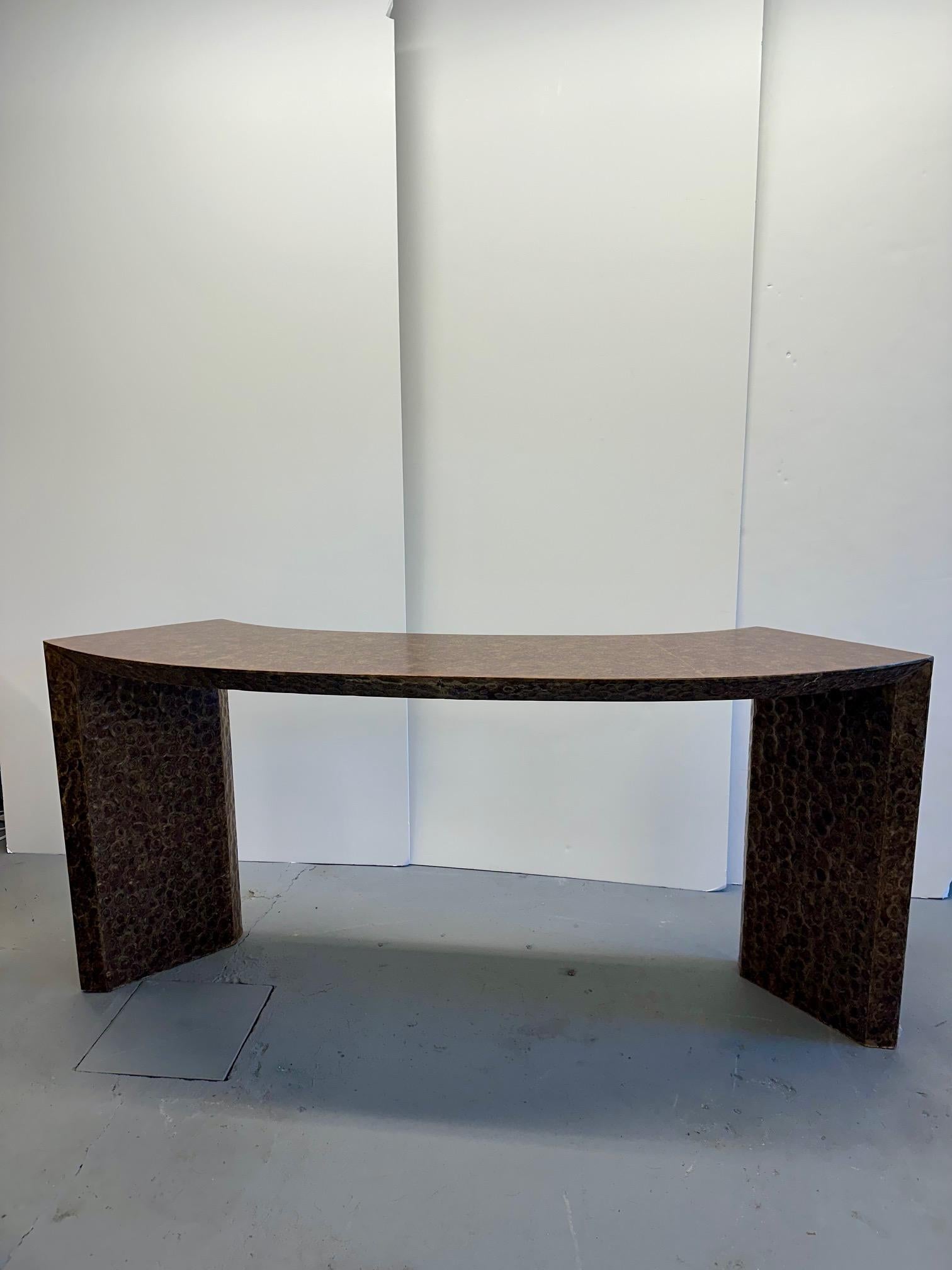 Chic Curved Organic Modern Brown Capiz Shell Console or Writing Desk In Good Condition For Sale In Hopewell, NJ